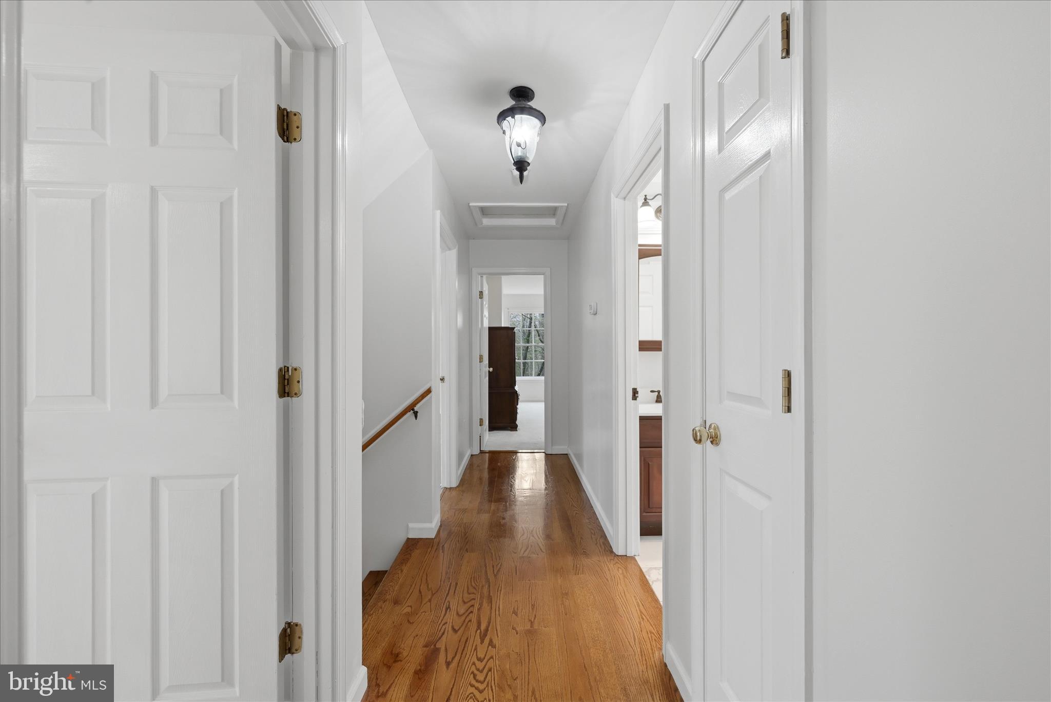 BROOKNEILL - Residential