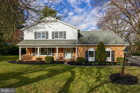 Photo of 810 ORCHARD LN, LANCASTER, PA 17603 (MLS # PALA2031800)