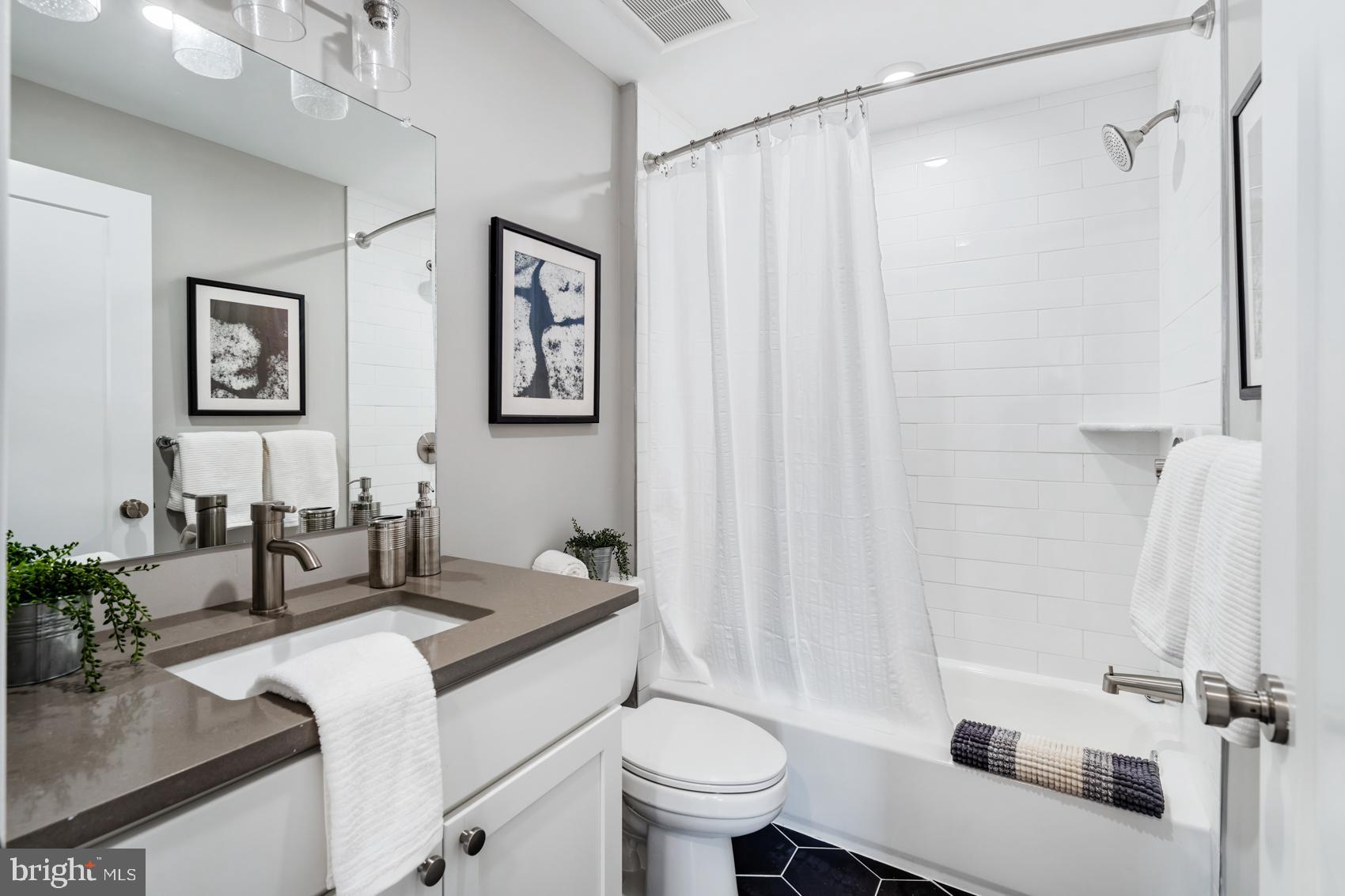 NORRIS SQUARE - Residential Lease