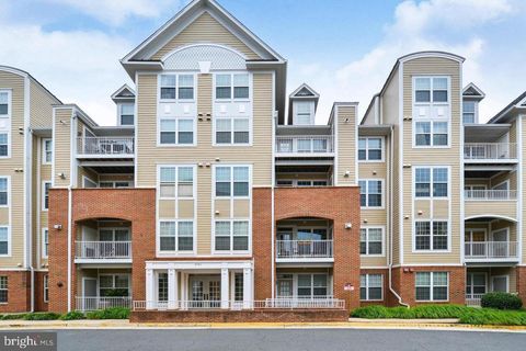 Condo For Rent - 2701 Bellforest Court #204<br/> VIENNA, VA 22180