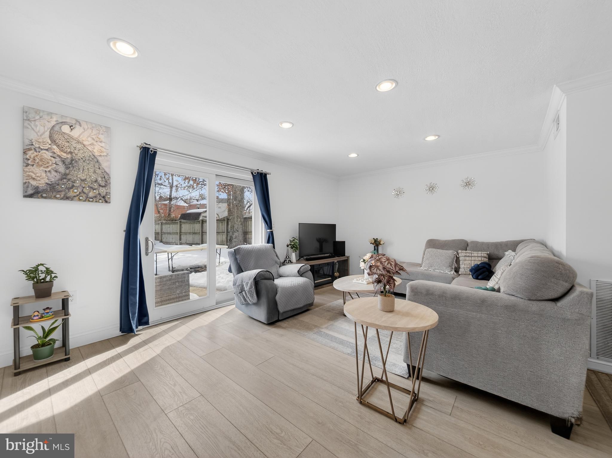 HOLLY PARK - Residential