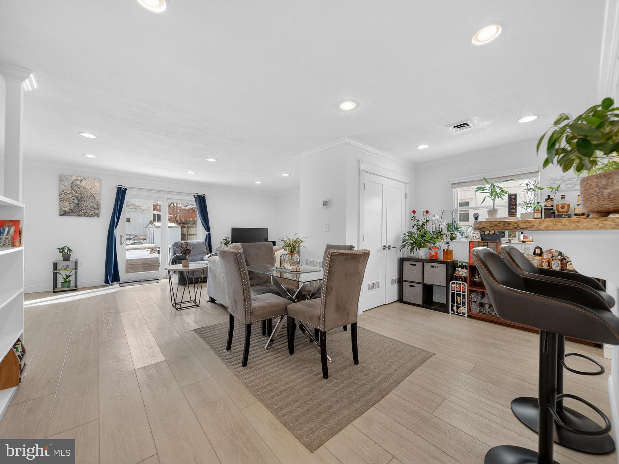 HOLLY PARK - Residential