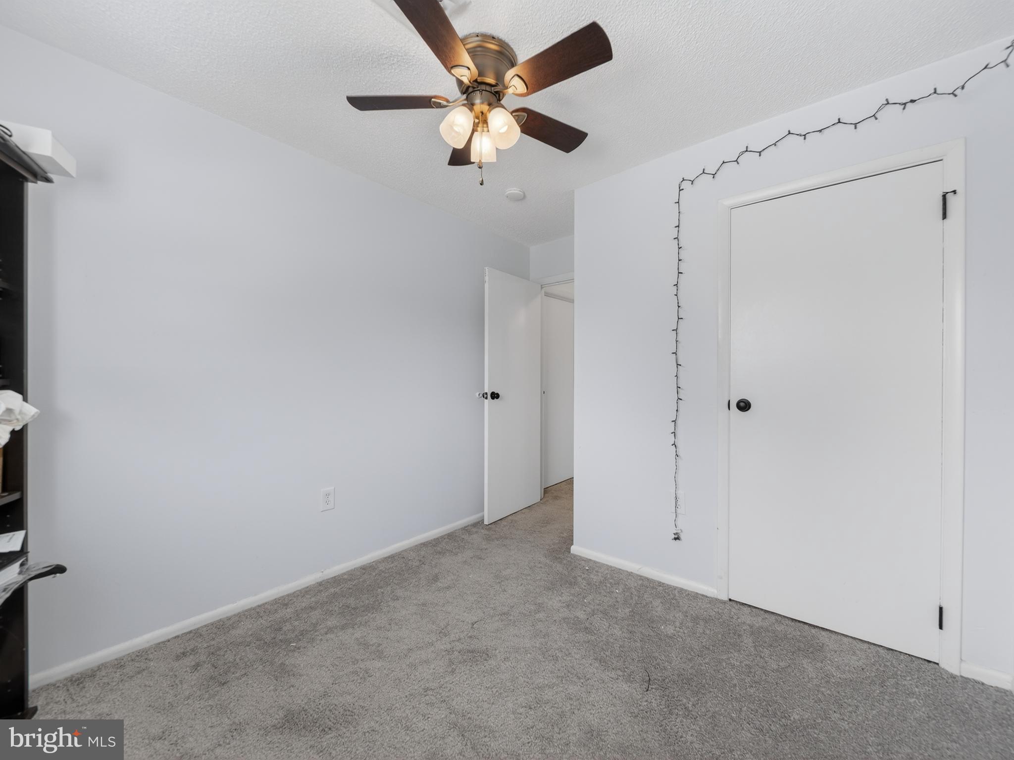 HOLLY PARK - Residential