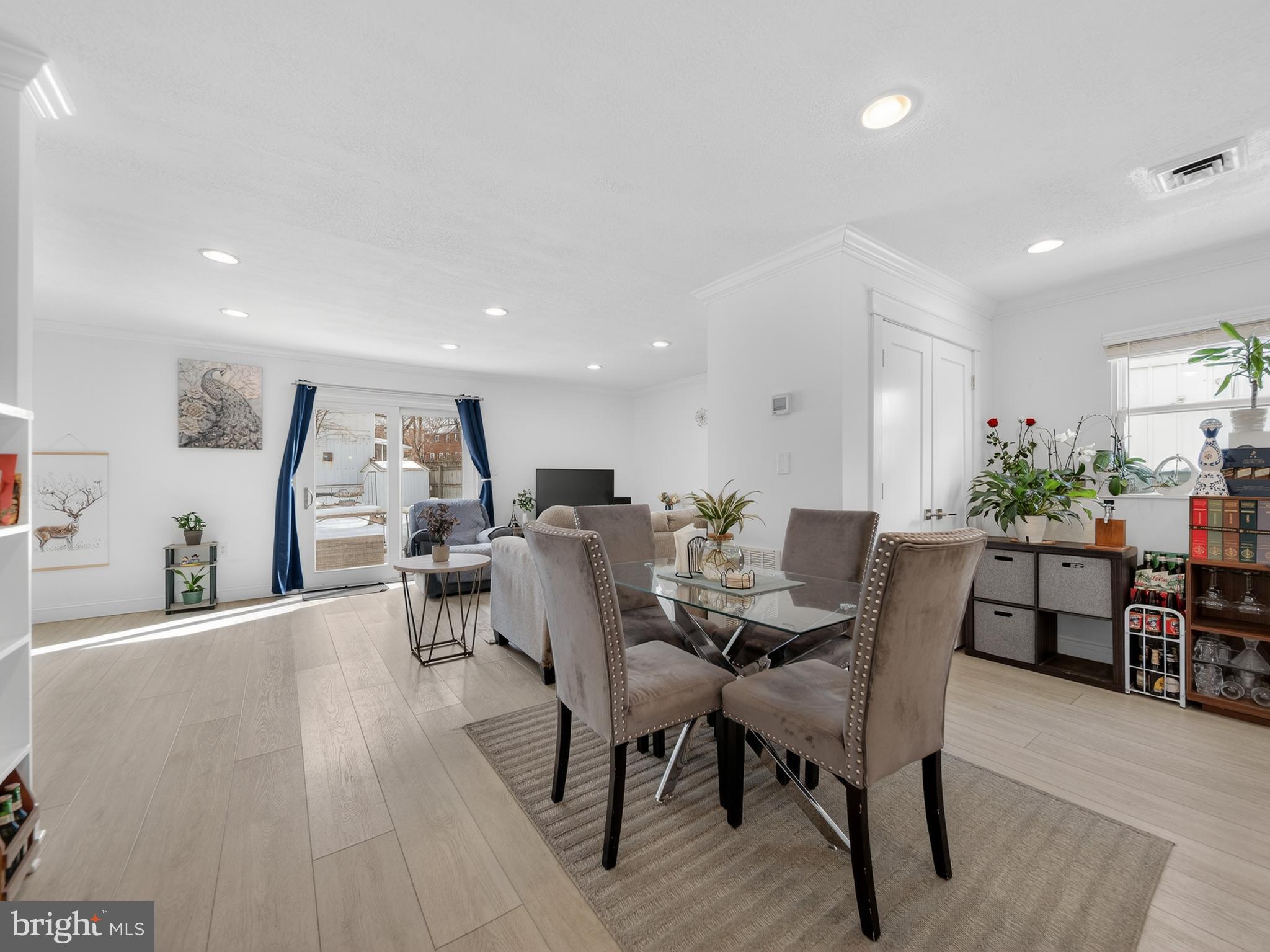 HOLLY PARK - Residential