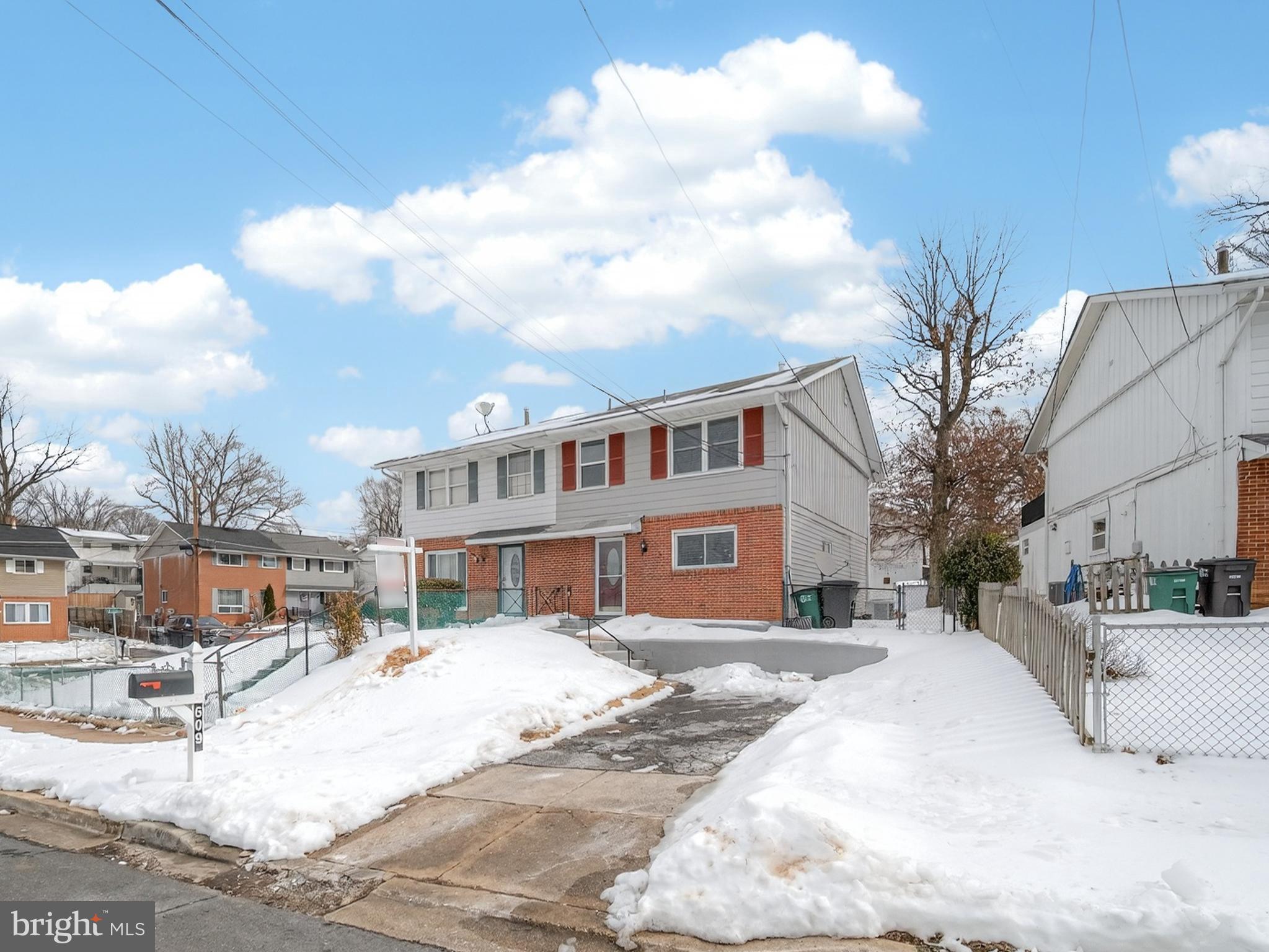 HOLLY PARK - Residential