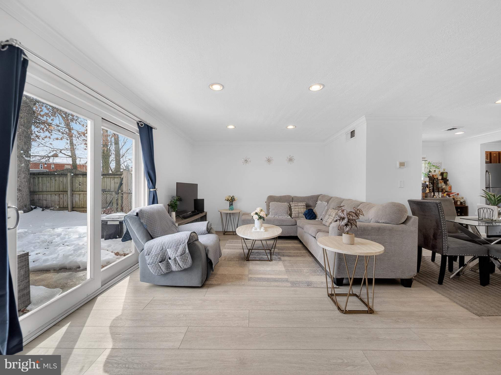 HOLLY PARK - Residential