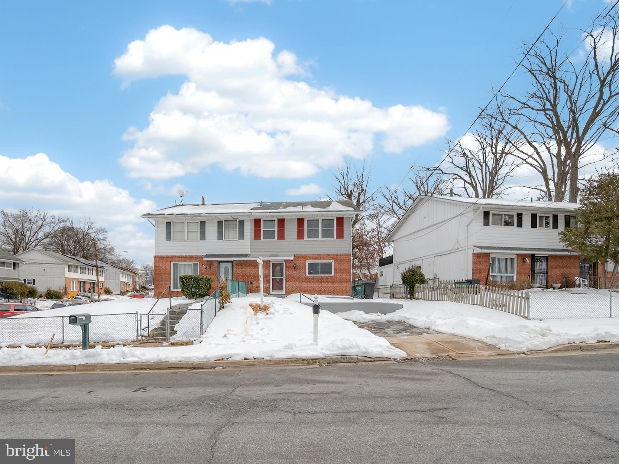 HOLLY PARK - Residential