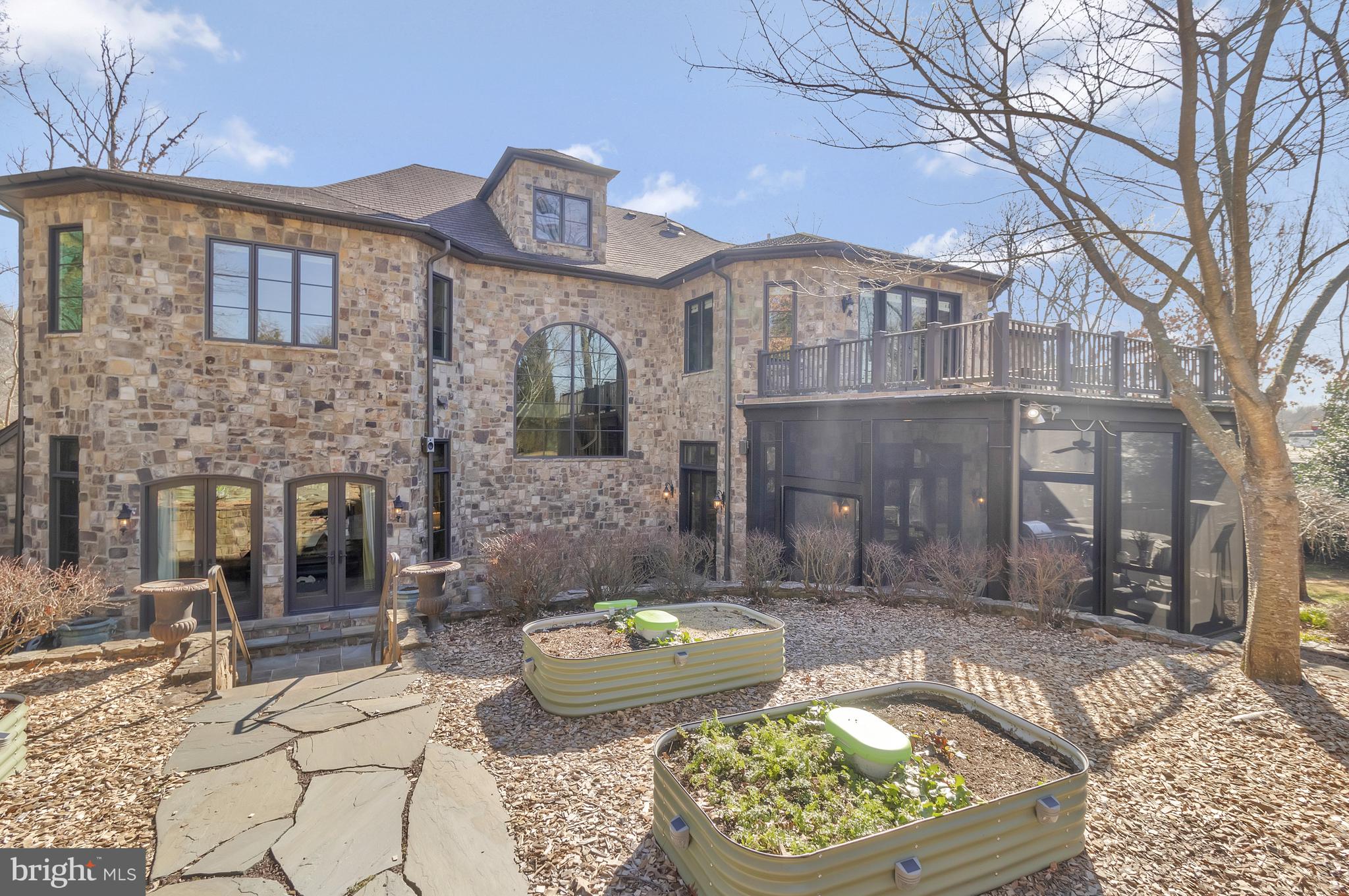 BANNOCKBURN HEIGHTS - Residential