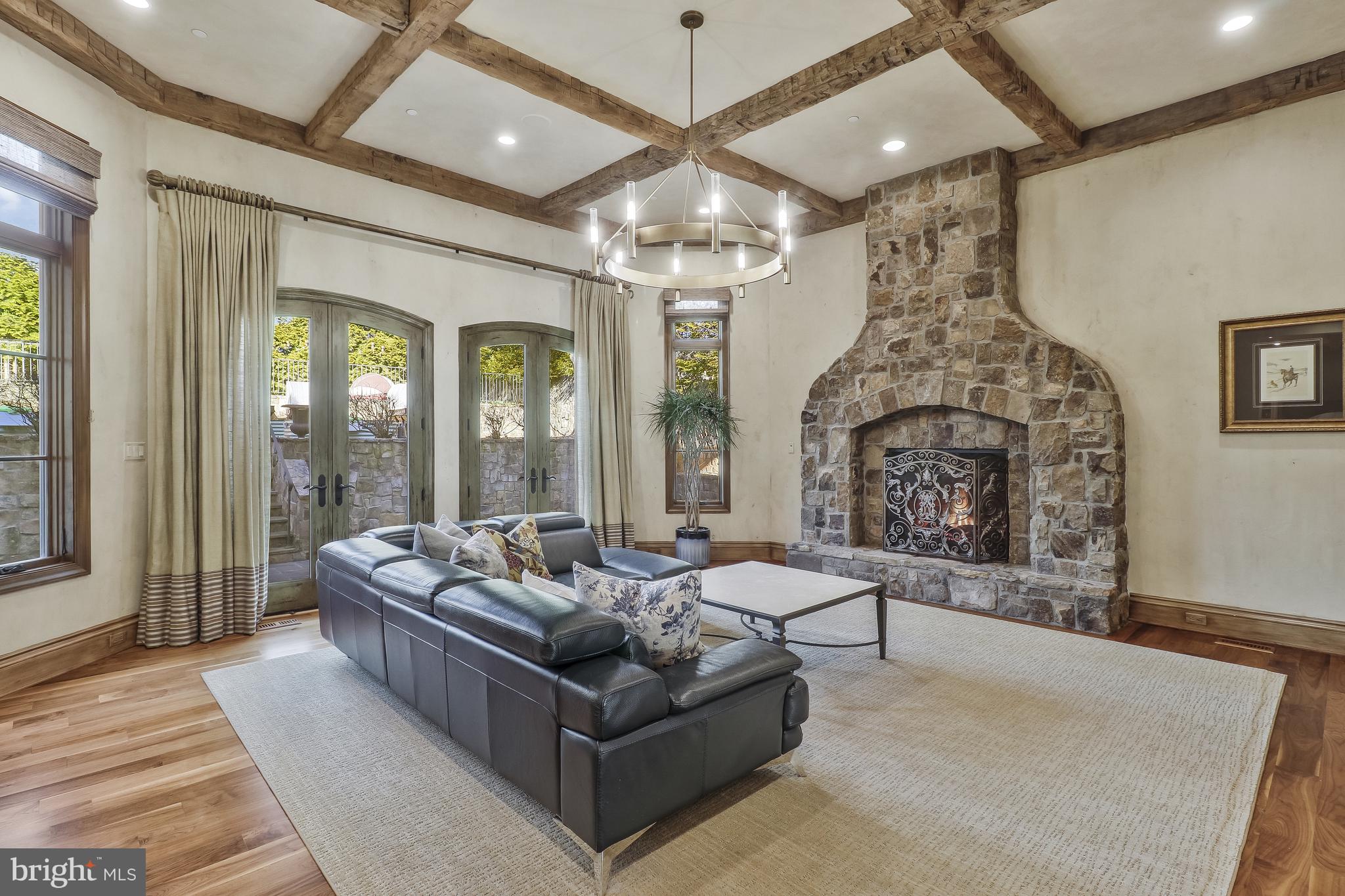 BANNOCKBURN HEIGHTS - Residential