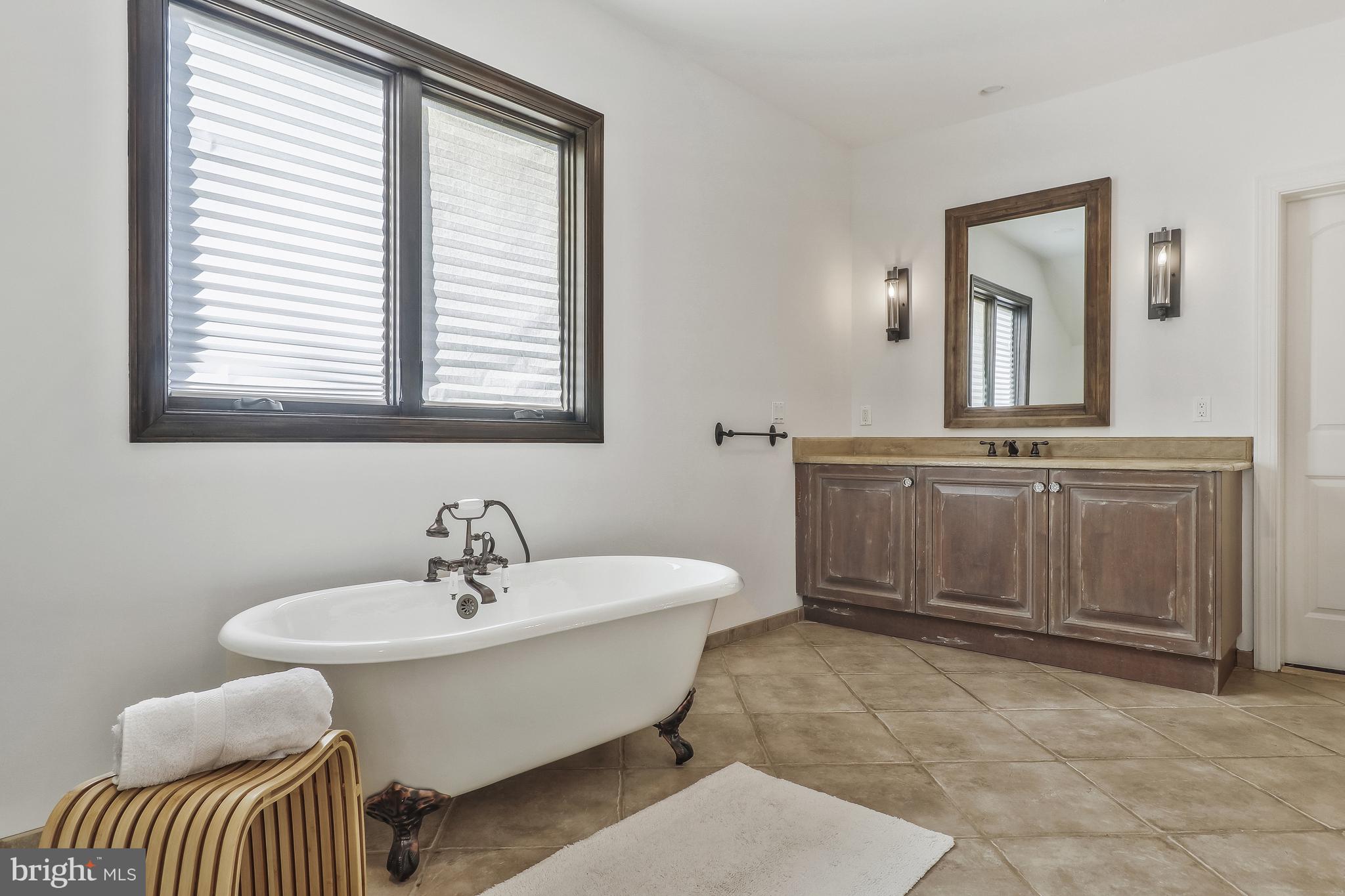 BANNOCKBURN HEIGHTS - Residential