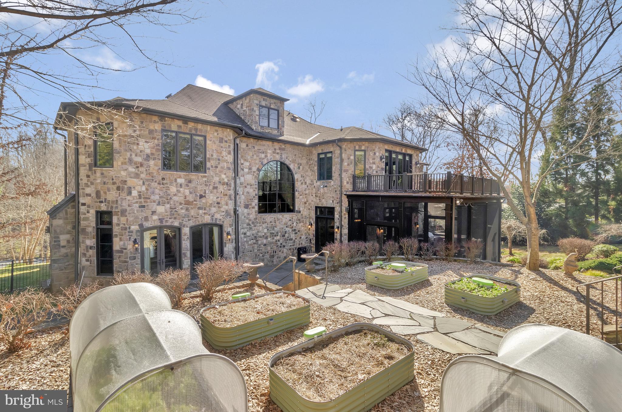 BANNOCKBURN HEIGHTS - Residential