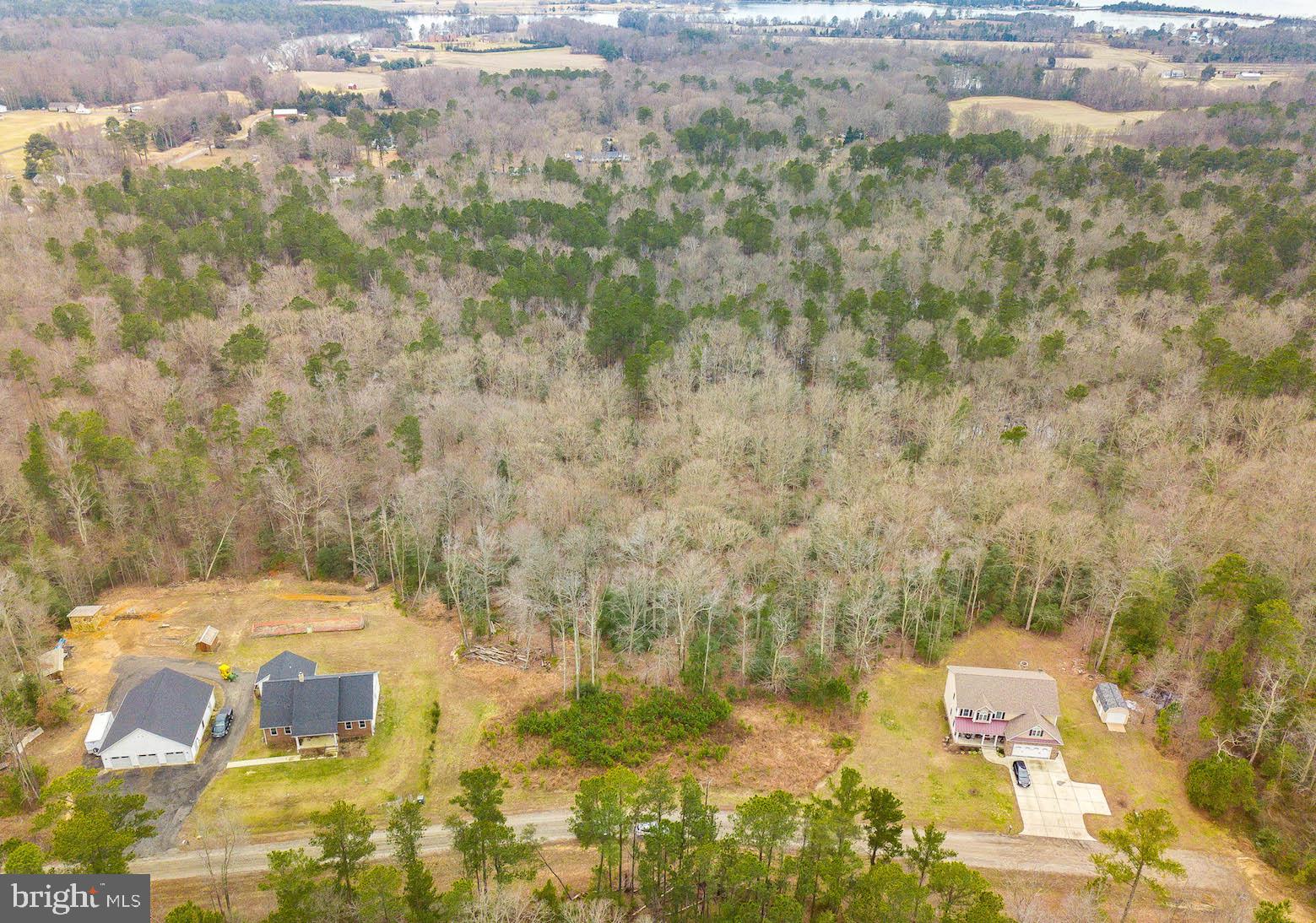 JUDGES RETREAT - Land