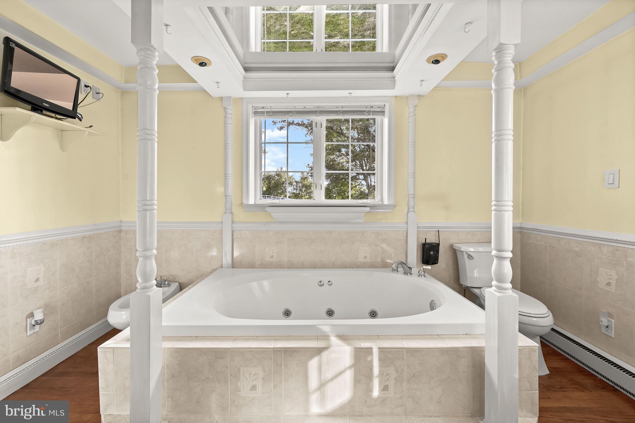 MEADOWLAND - Residential