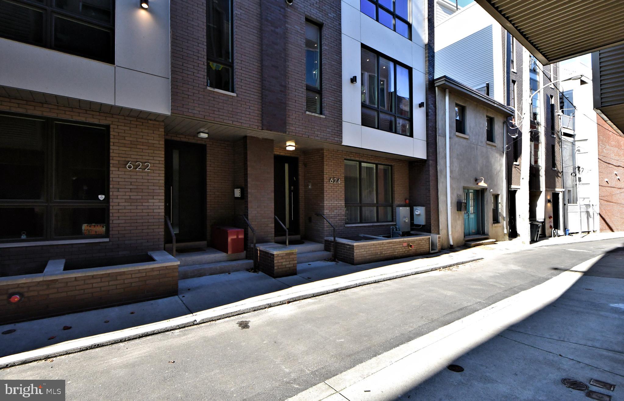 624 N BODINE STREET