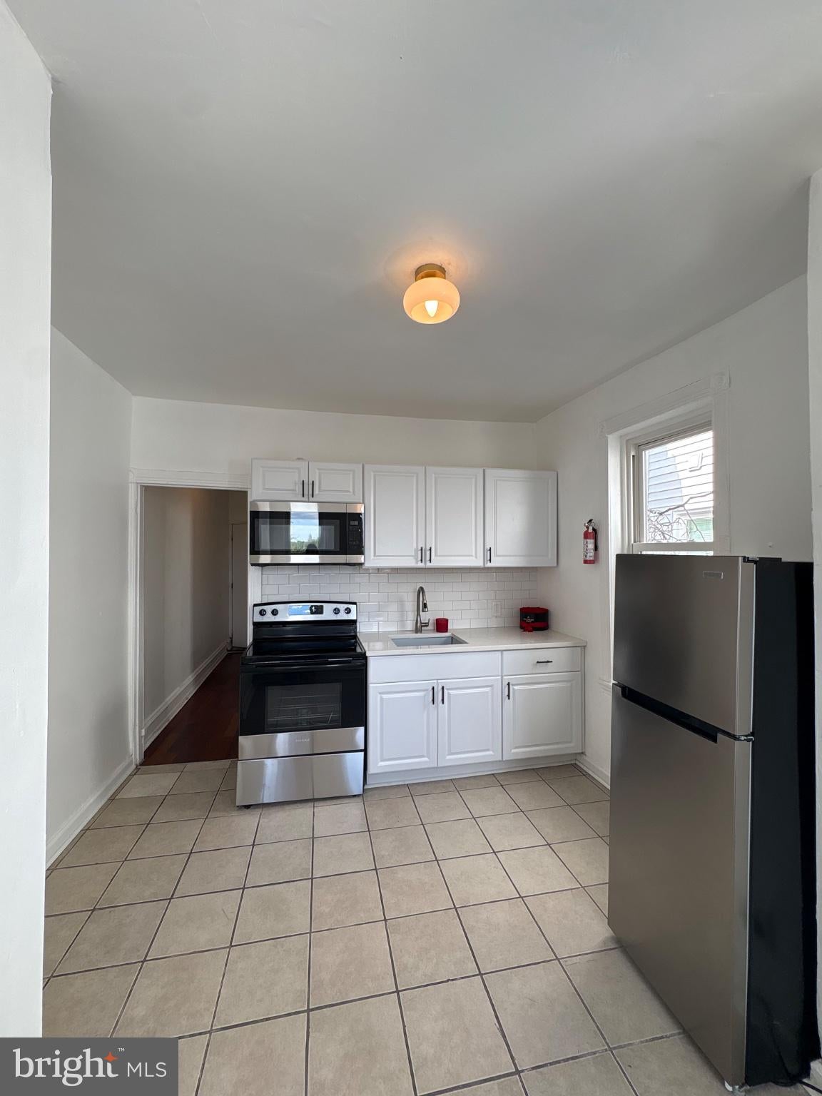 356 E WALNUT LANE 2