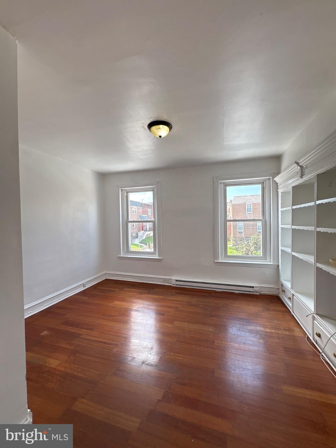 356 E WALNUT LANE 2