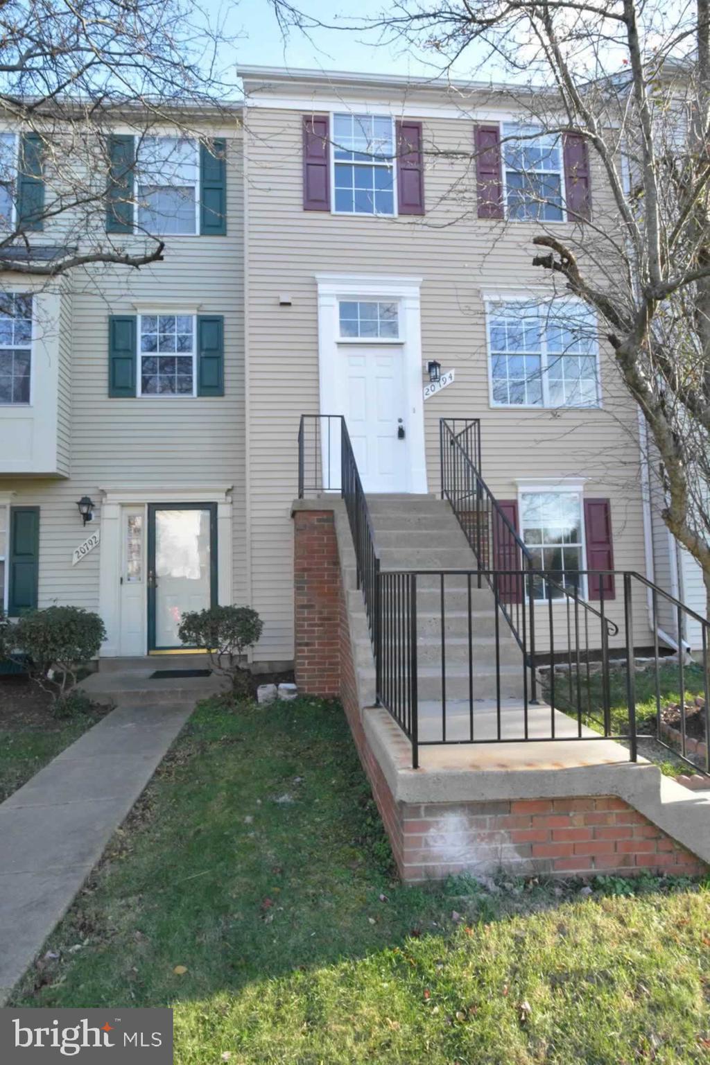 ASHBURN VILLAGE - Residential