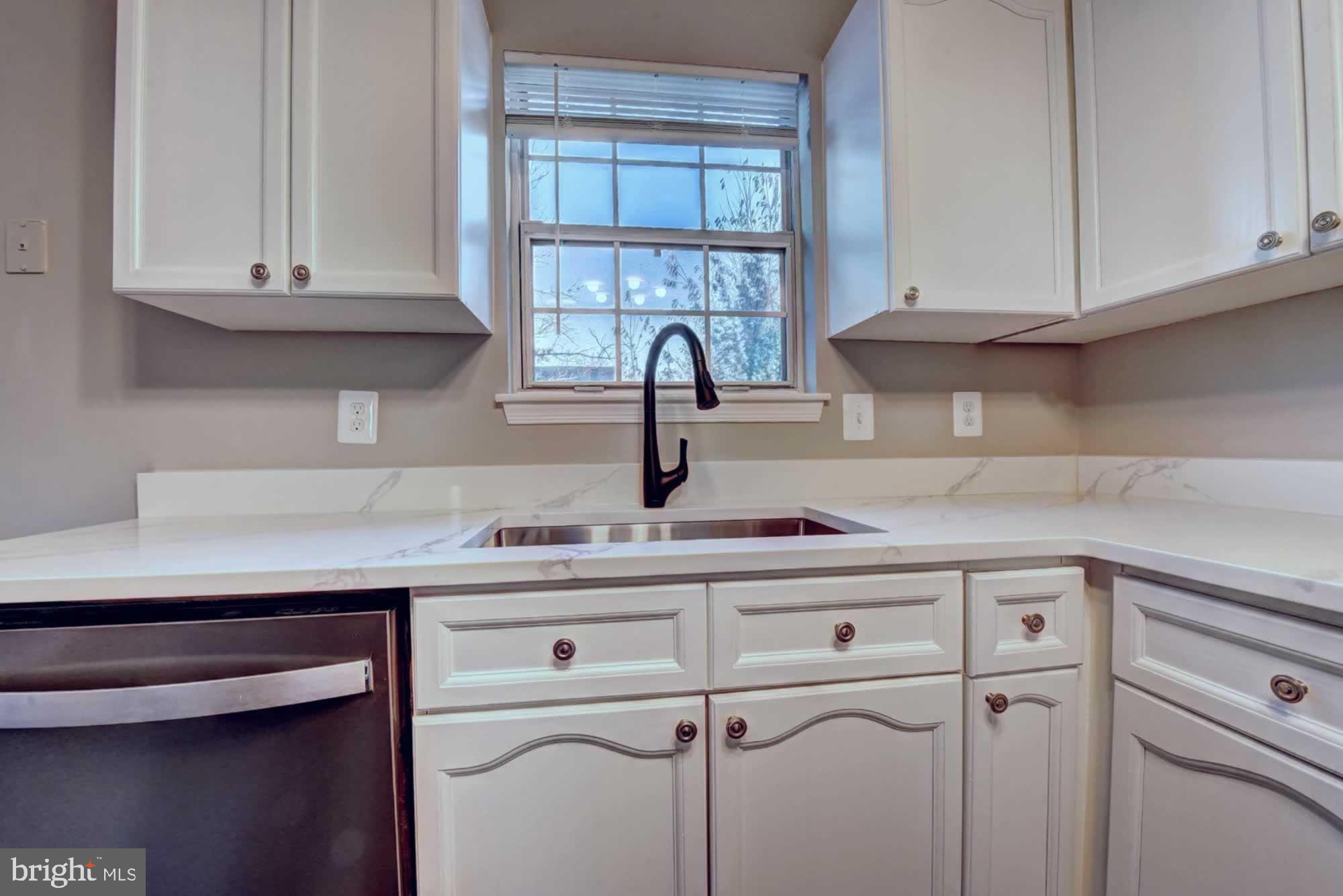 ASHBURN VILLAGE - Residential