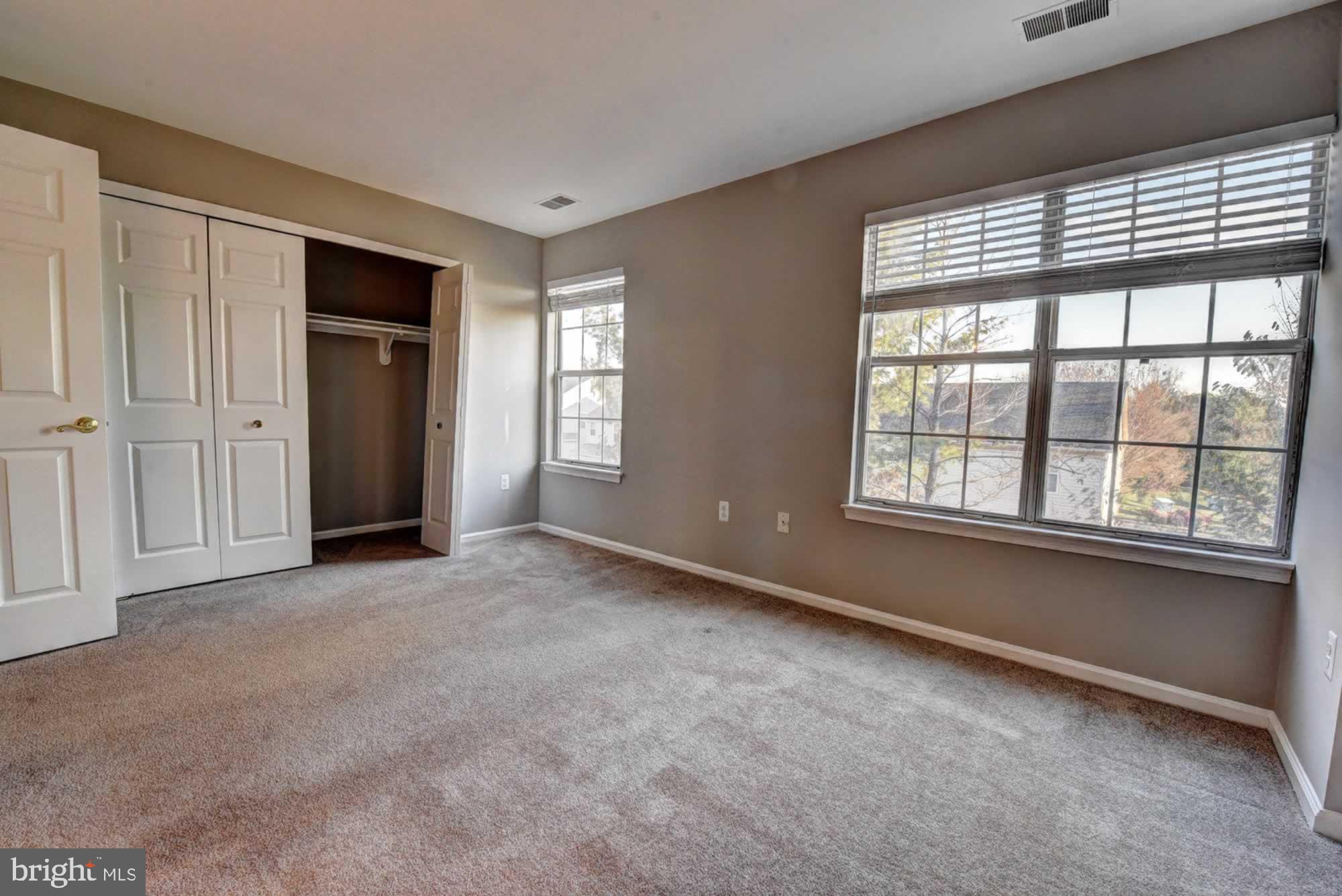 ASHBURN VILLAGE - Residential