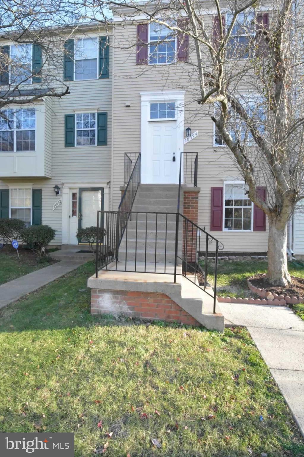 ASHBURN VILLAGE - Residential