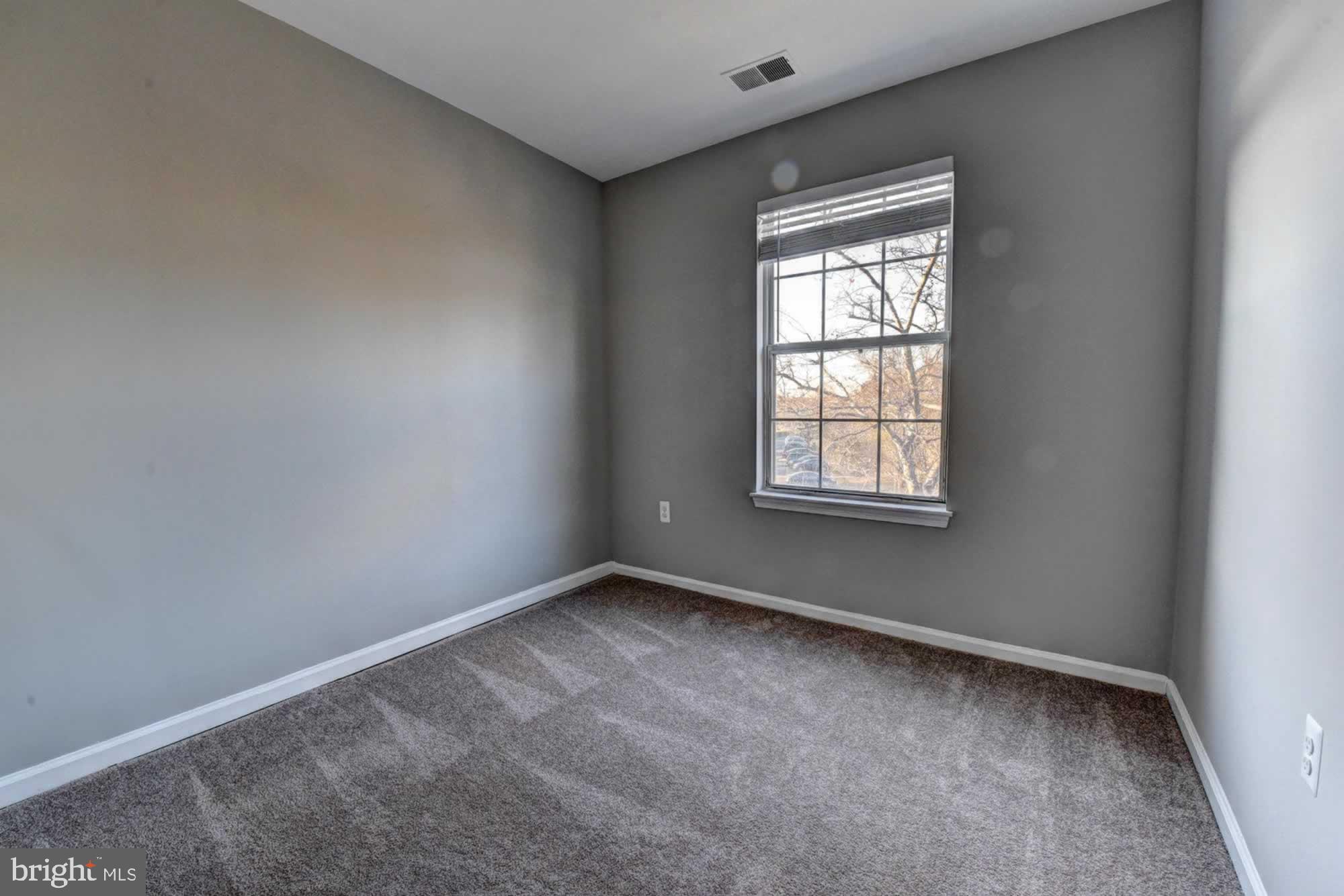 ASHBURN VILLAGE - Residential