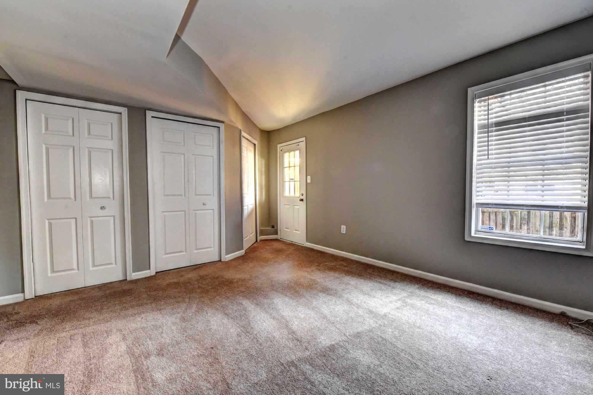 ASHBURN VILLAGE - Residential