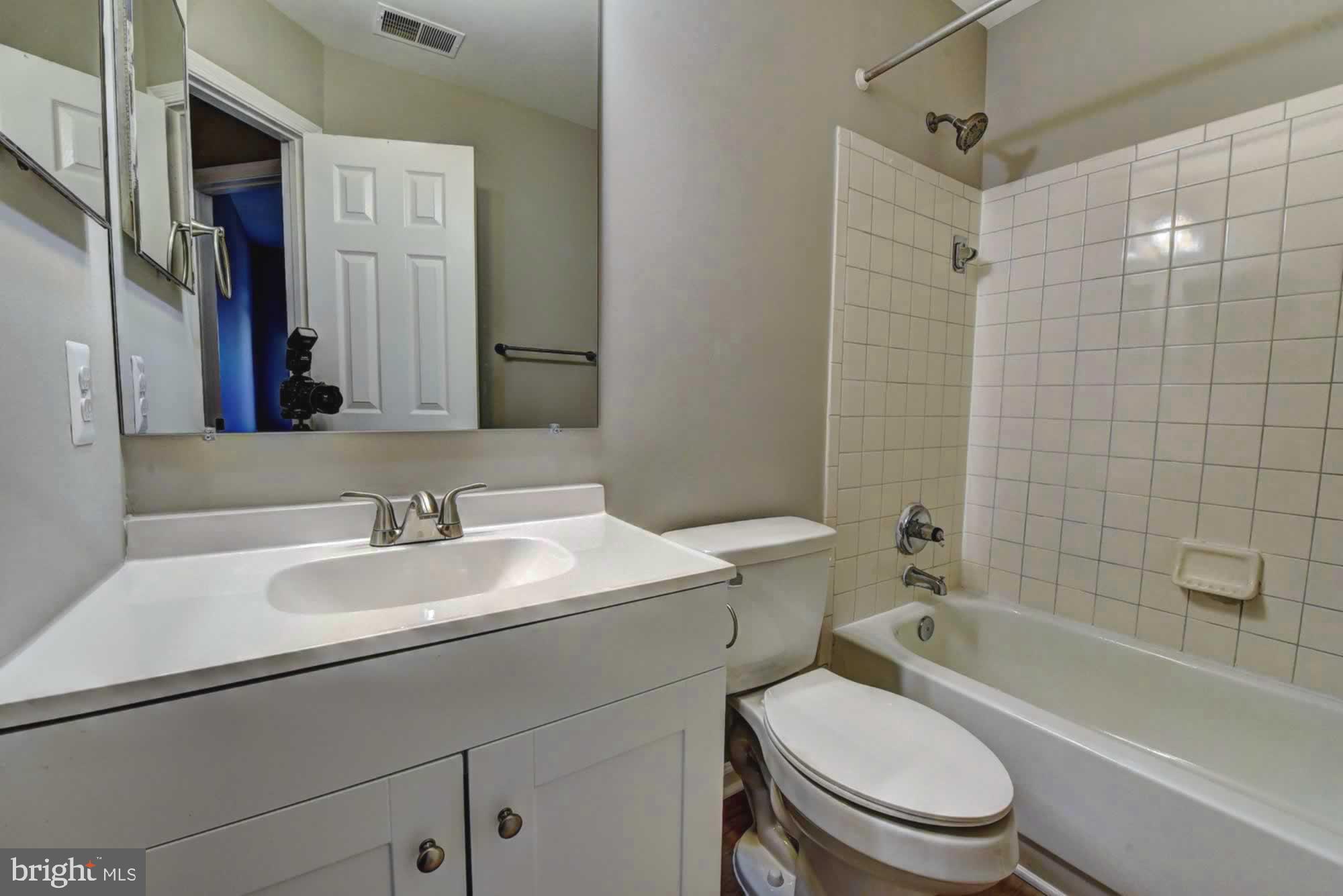 ASHBURN VILLAGE - Residential