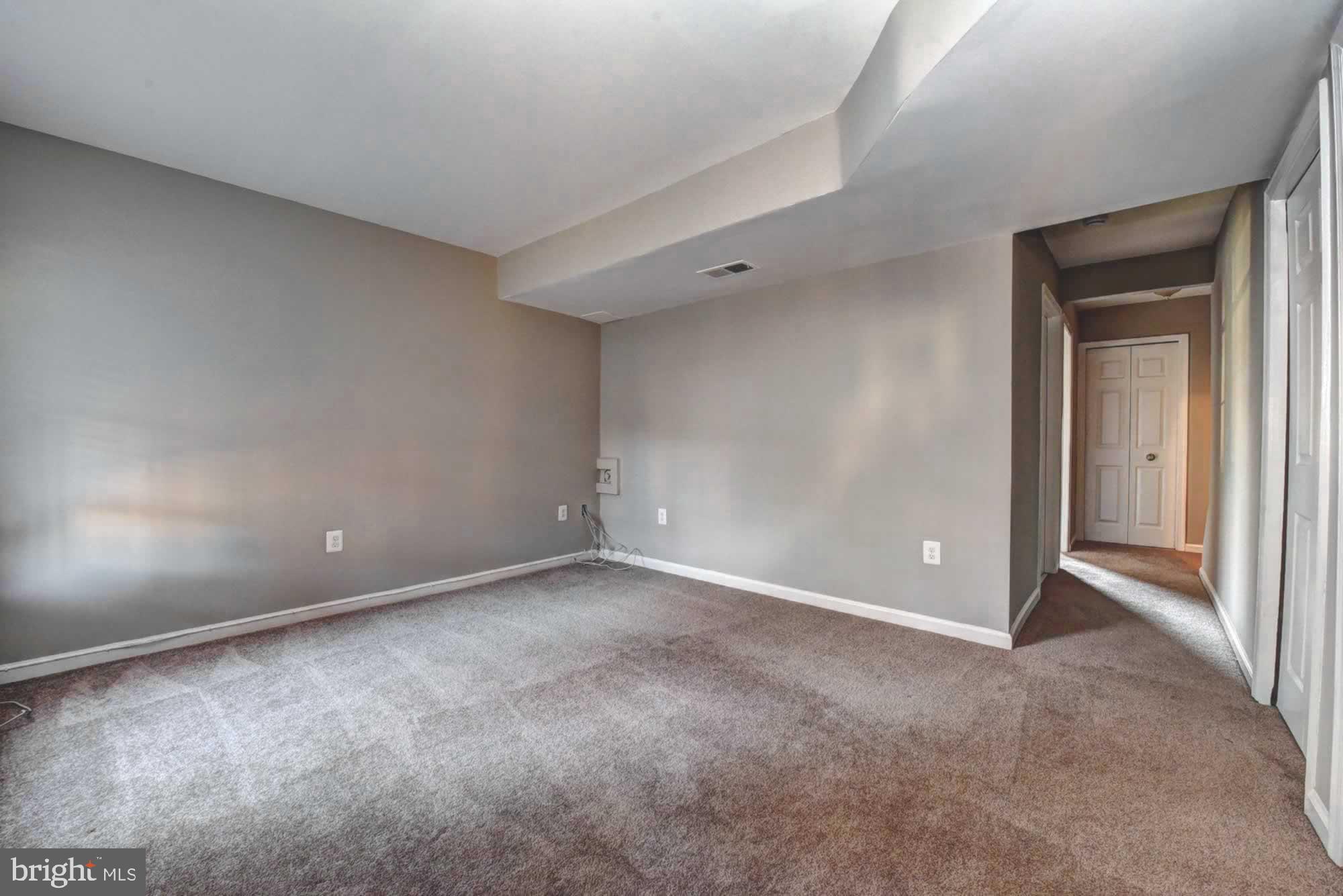 ASHBURN VILLAGE - Residential