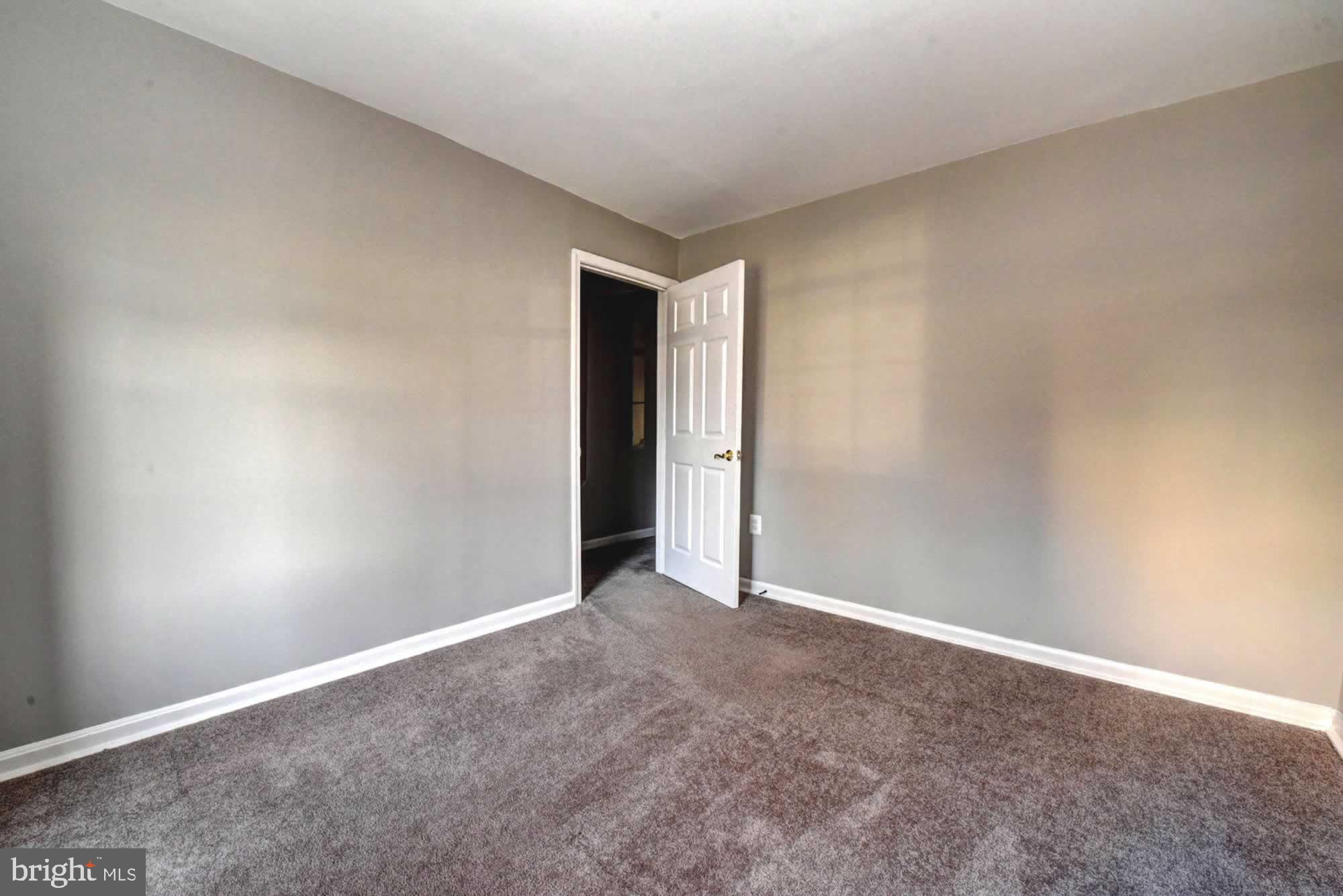 ASHBURN VILLAGE - Residential