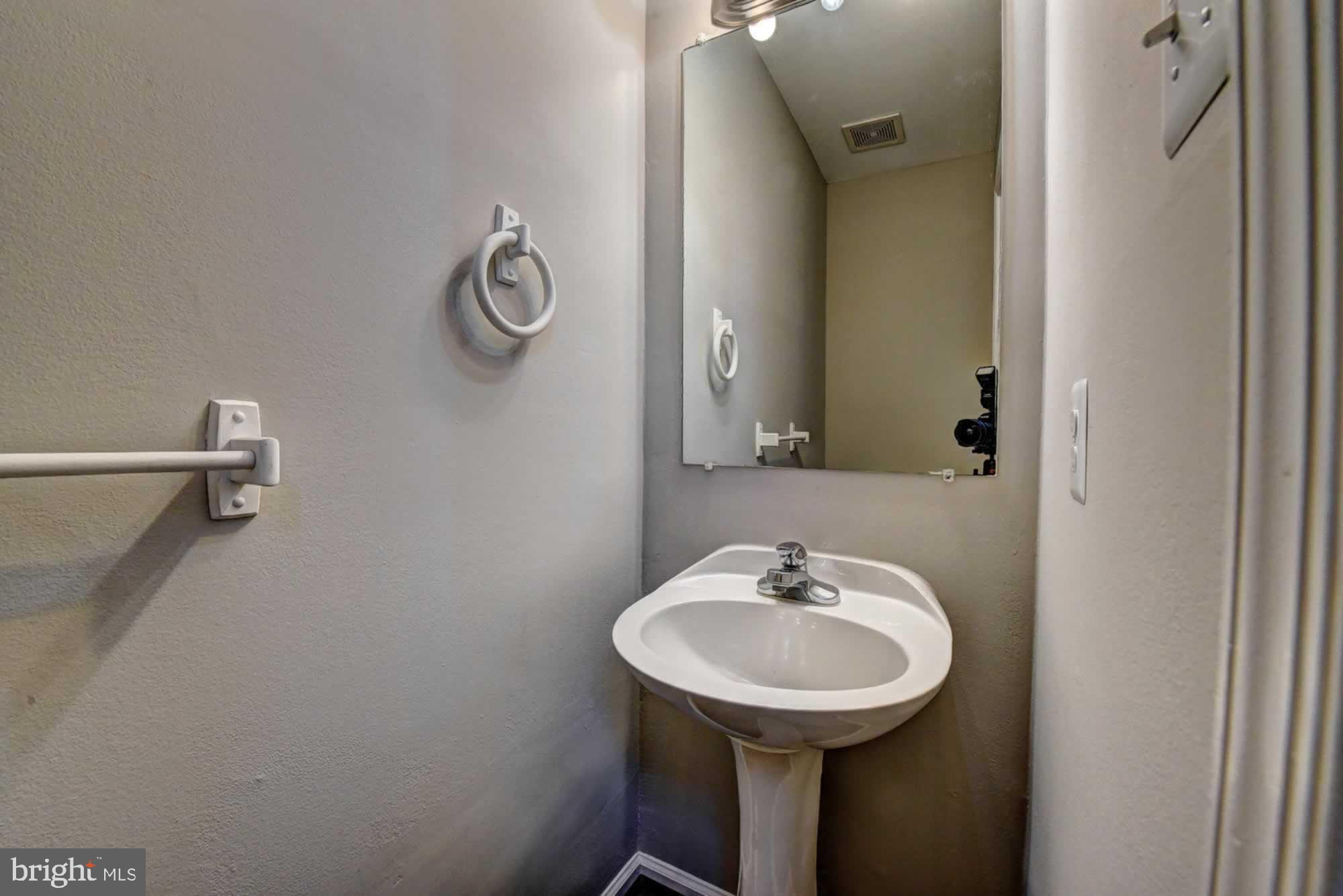 ASHBURN VILLAGE - Residential