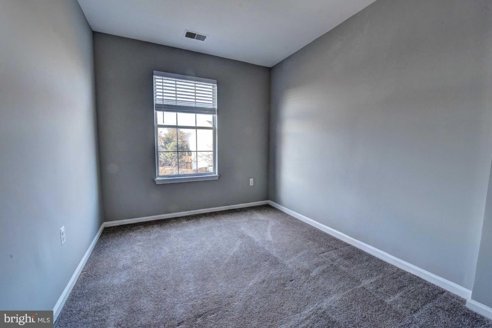 ASHBURN VILLAGE - Residential