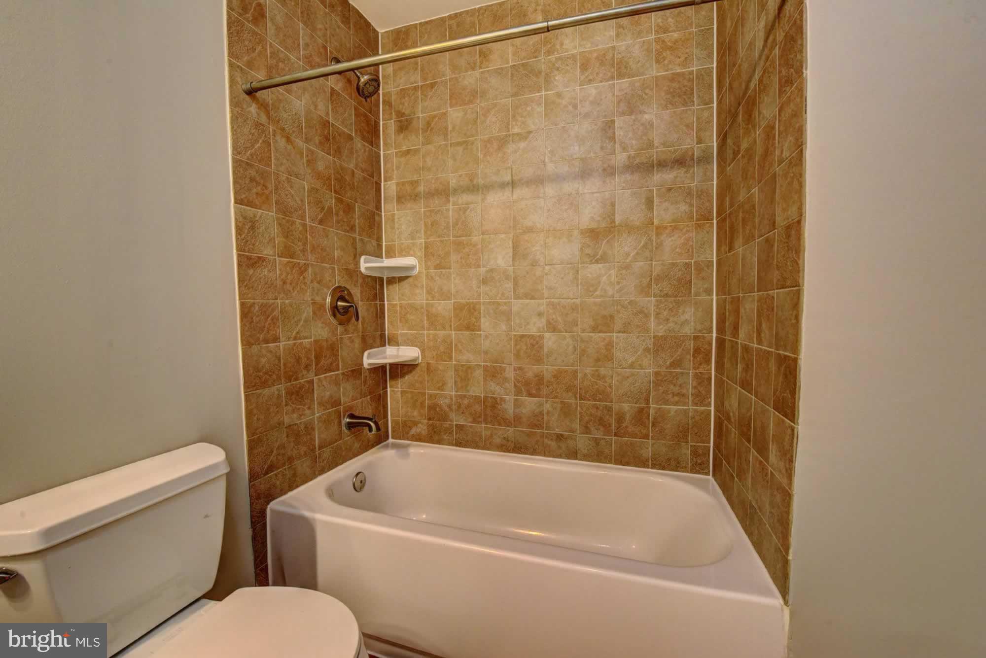 ASHBURN VILLAGE - Residential