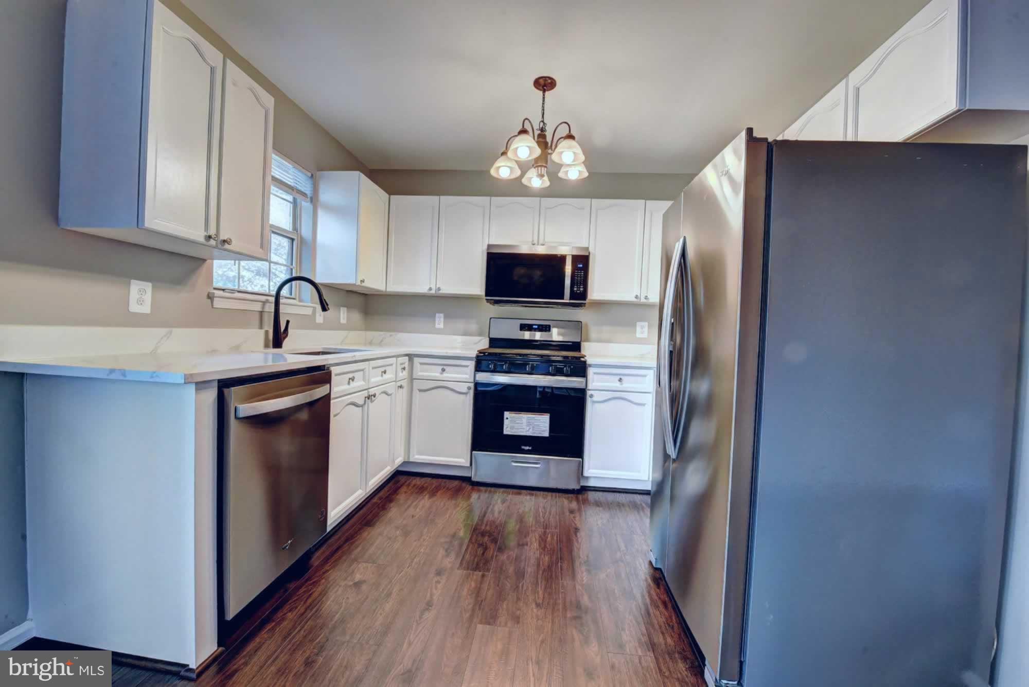 ASHBURN VILLAGE - Residential