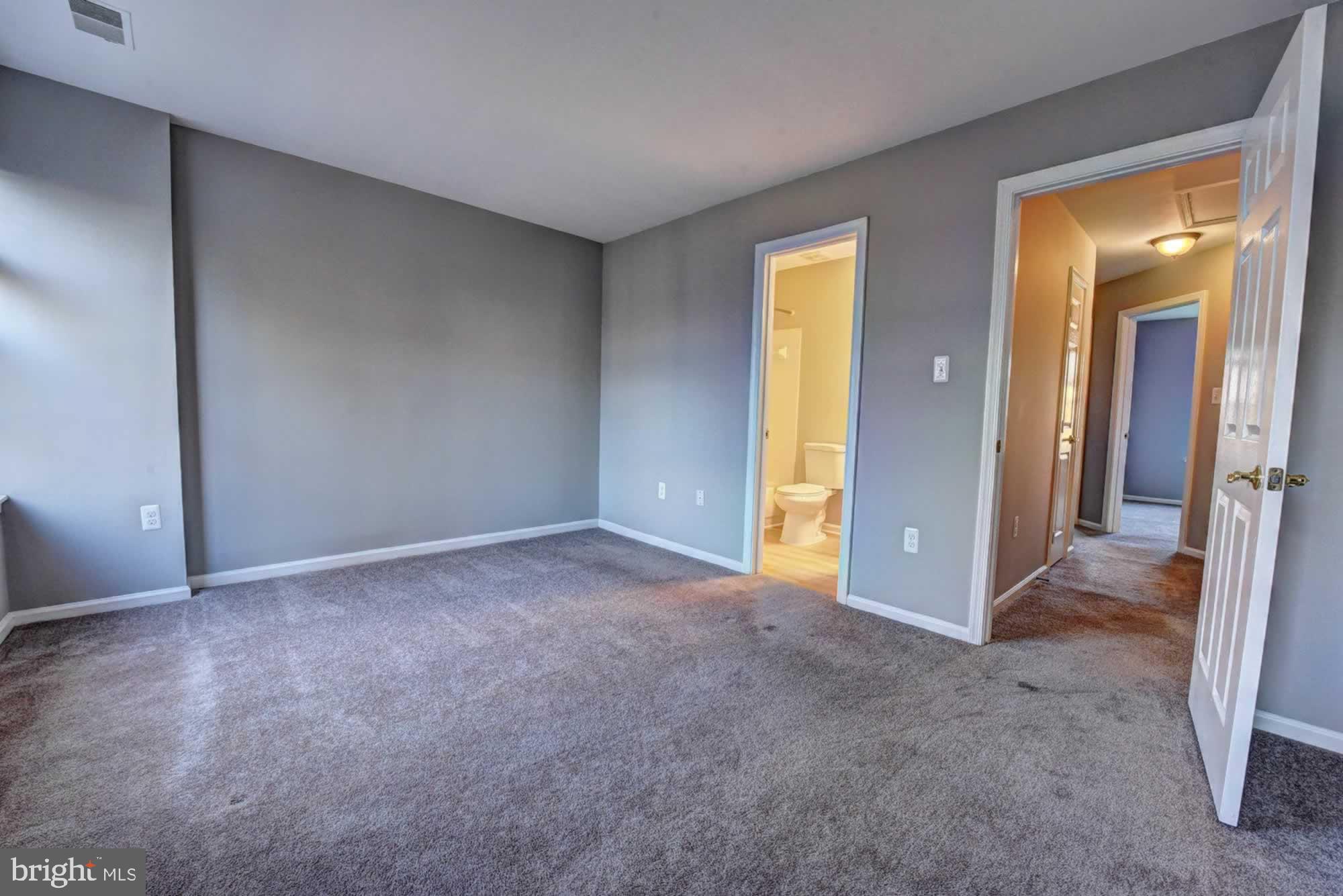 ASHBURN VILLAGE - Residential