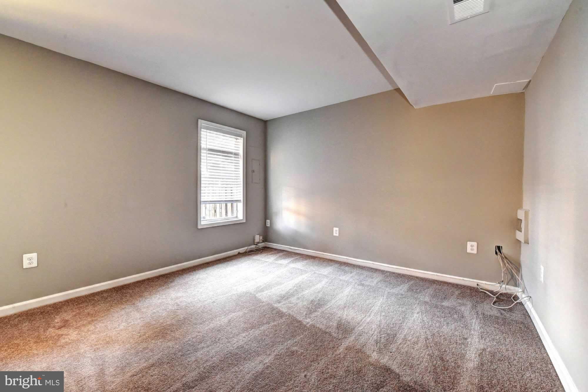 ASHBURN VILLAGE - Residential