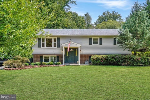 Photo of 4503 Jennifer Ln, HAYMARKET, VA 20169 (MLS # VAPW2129216)