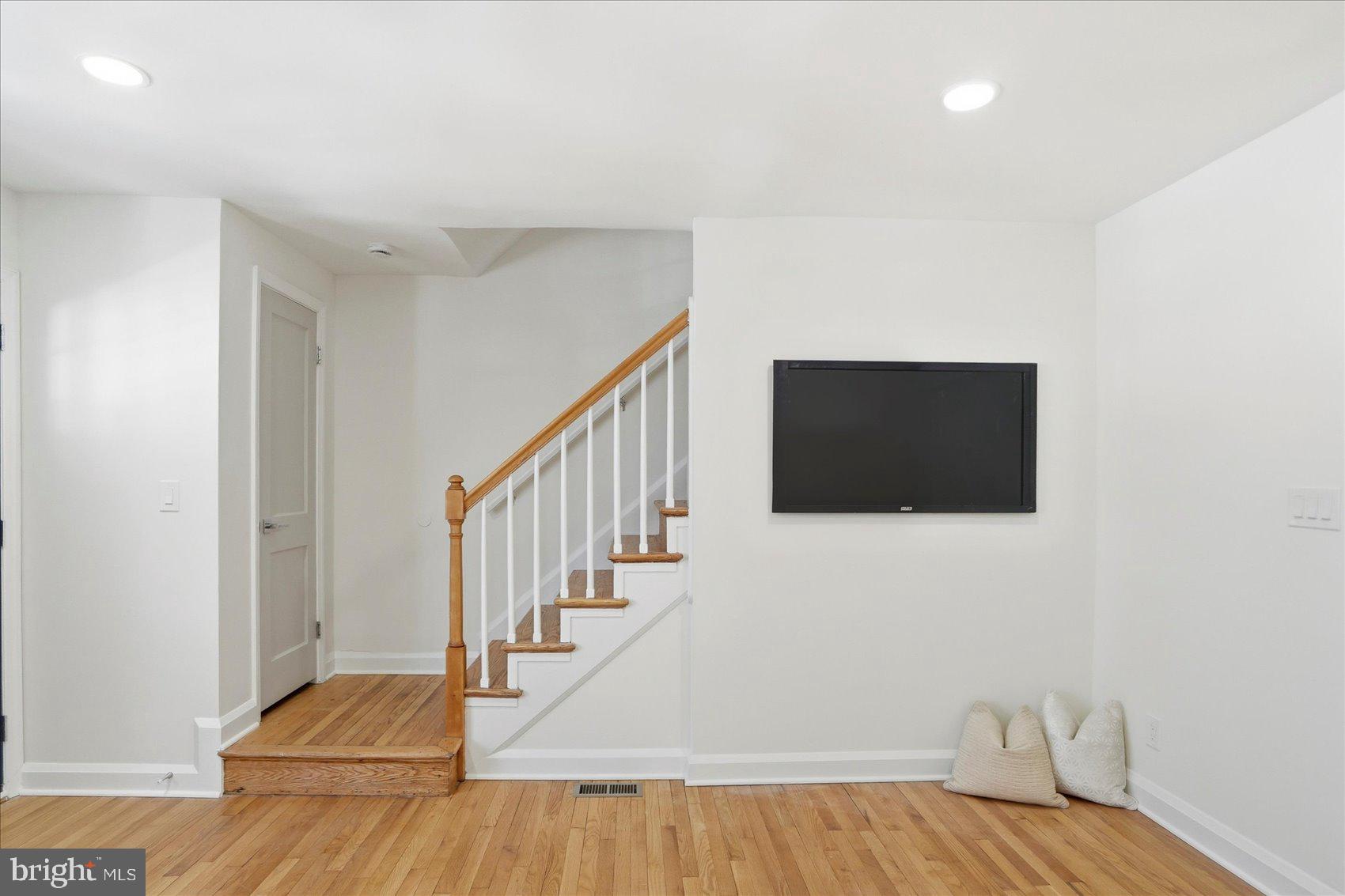 WOODBOURNE HEIGHTS - Residential