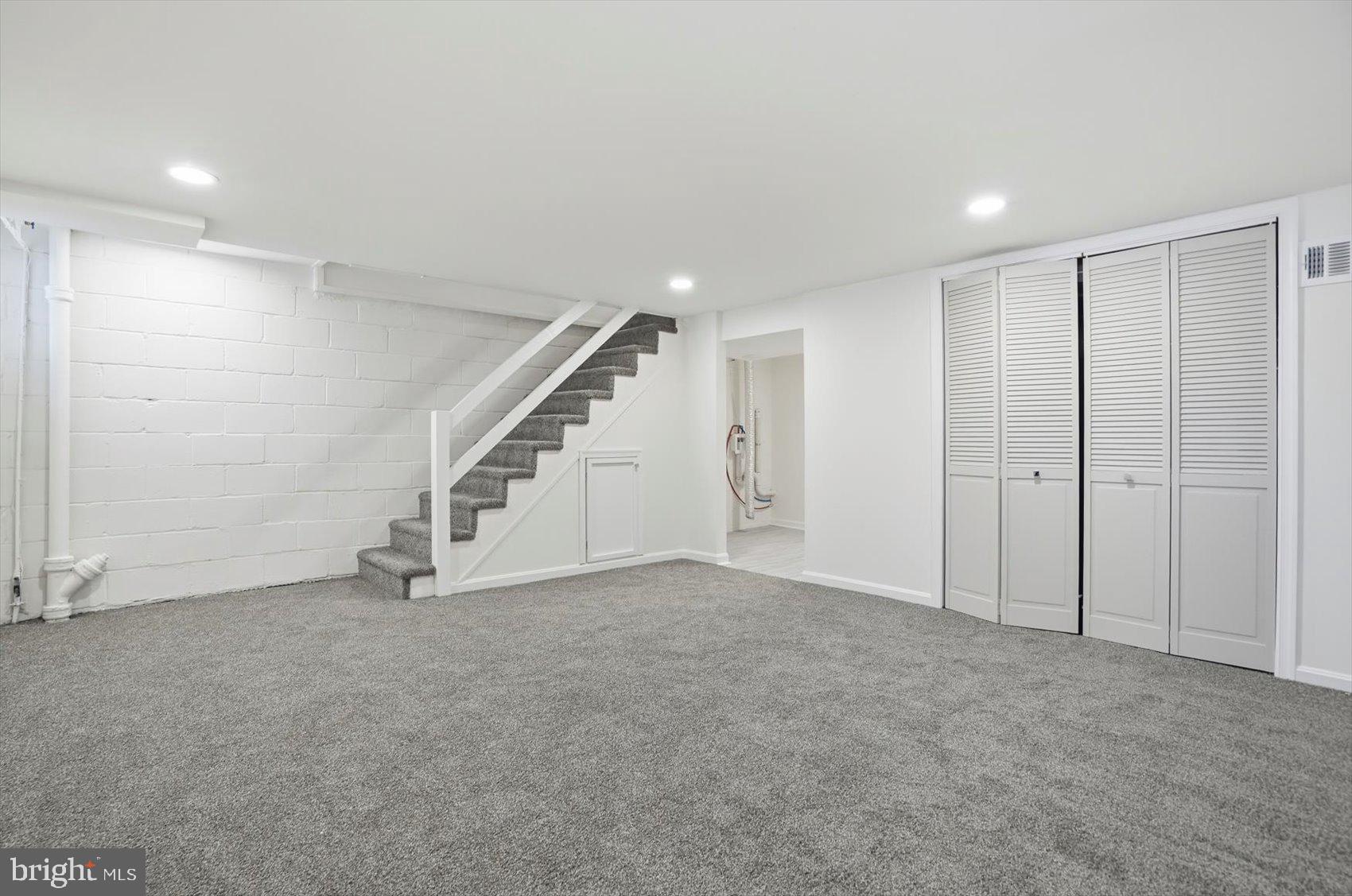 WOODBOURNE HEIGHTS - Residential