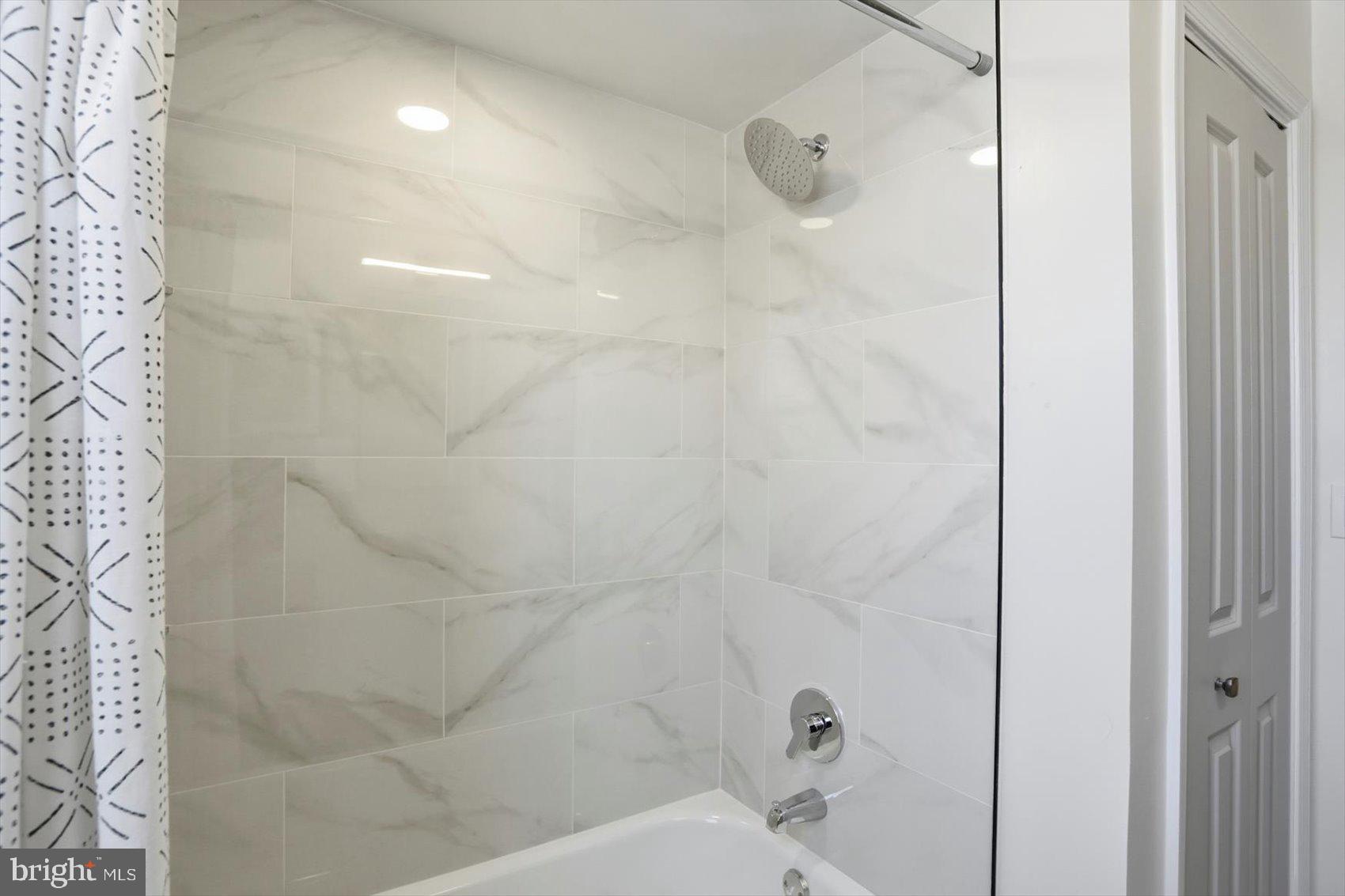 WOODBOURNE HEIGHTS - Residential