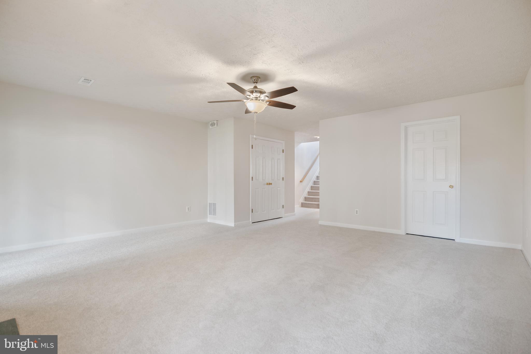 SEVEN OAKS - Residential