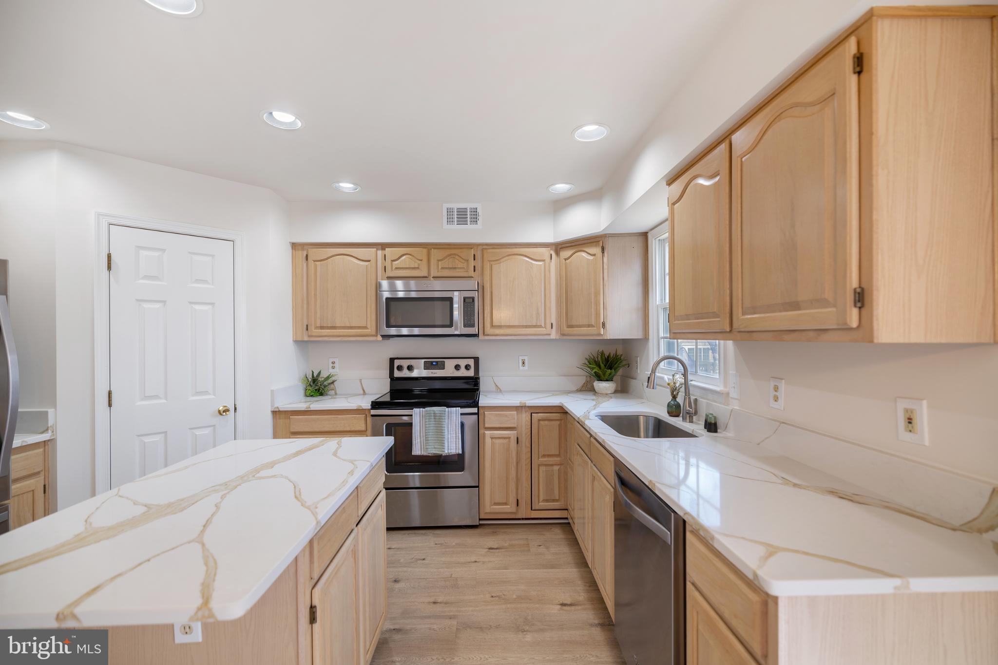 SEVEN OAKS - Residential