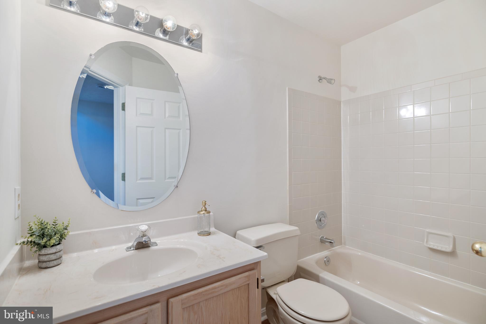 SEVEN OAKS - Residential