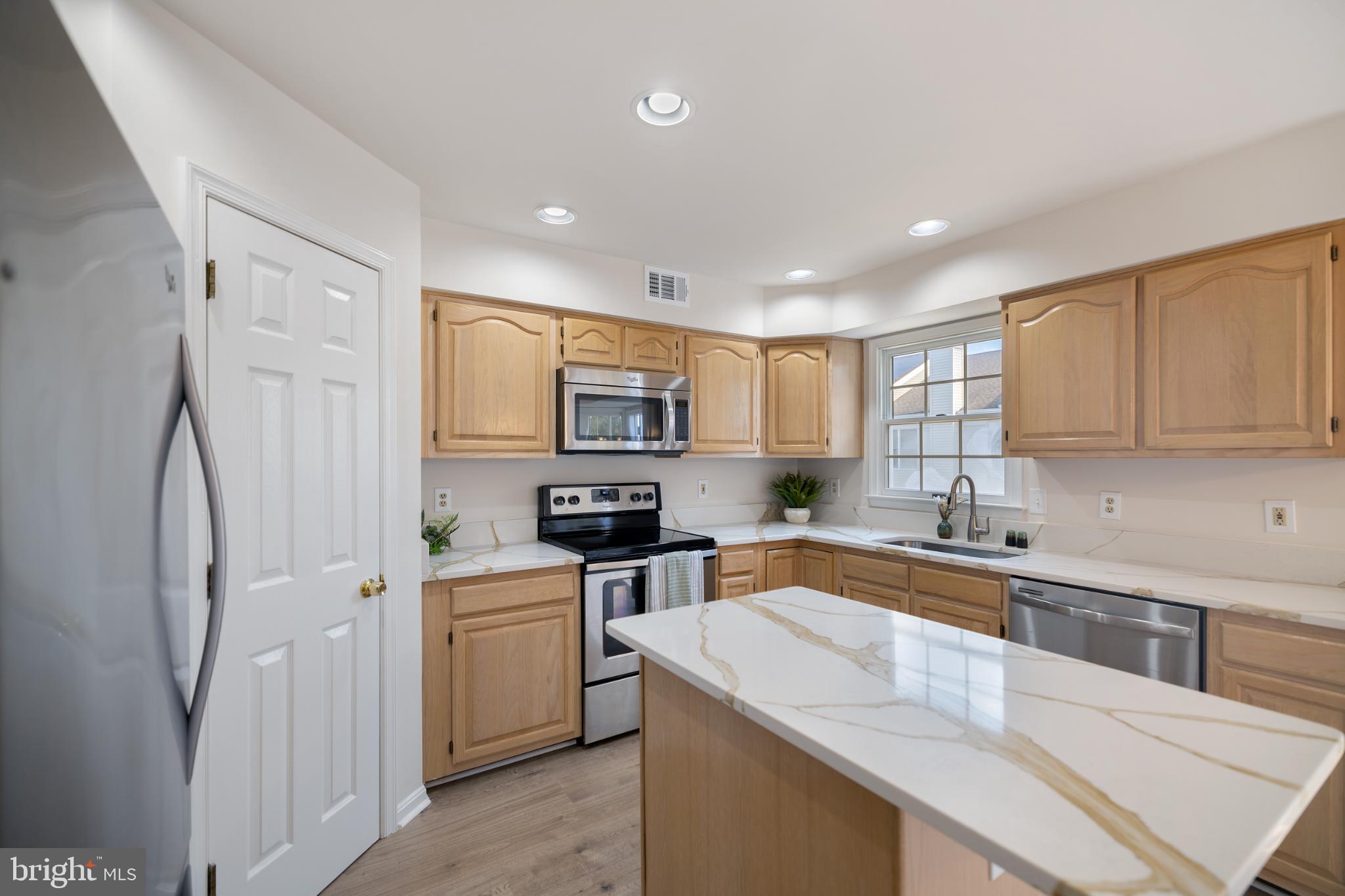 SEVEN OAKS - Residential