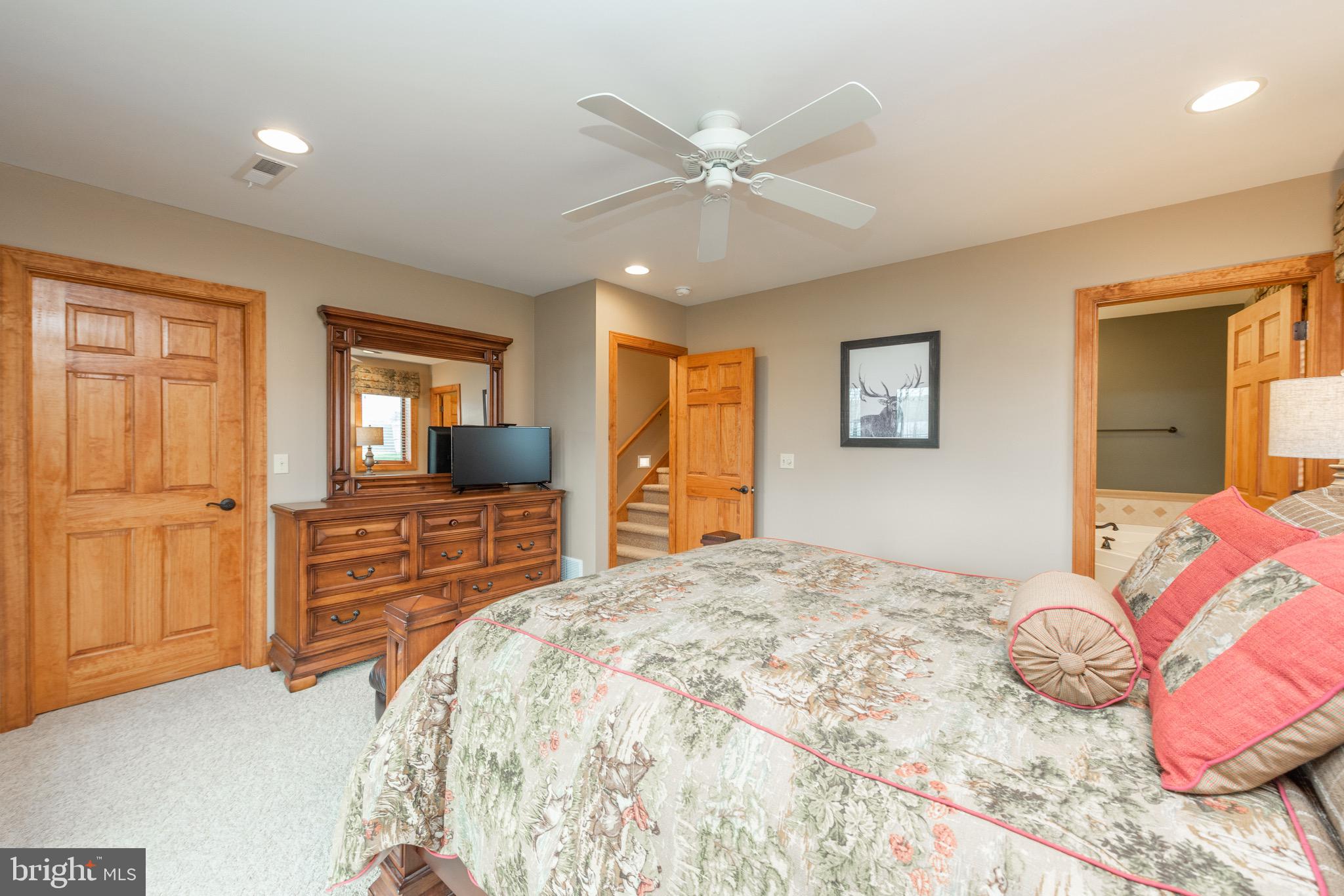 WATERFRONT GREENS - Residential