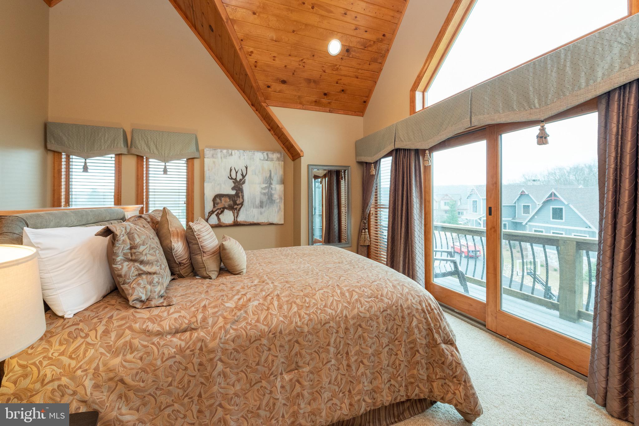 WATERFRONT GREENS - Residential