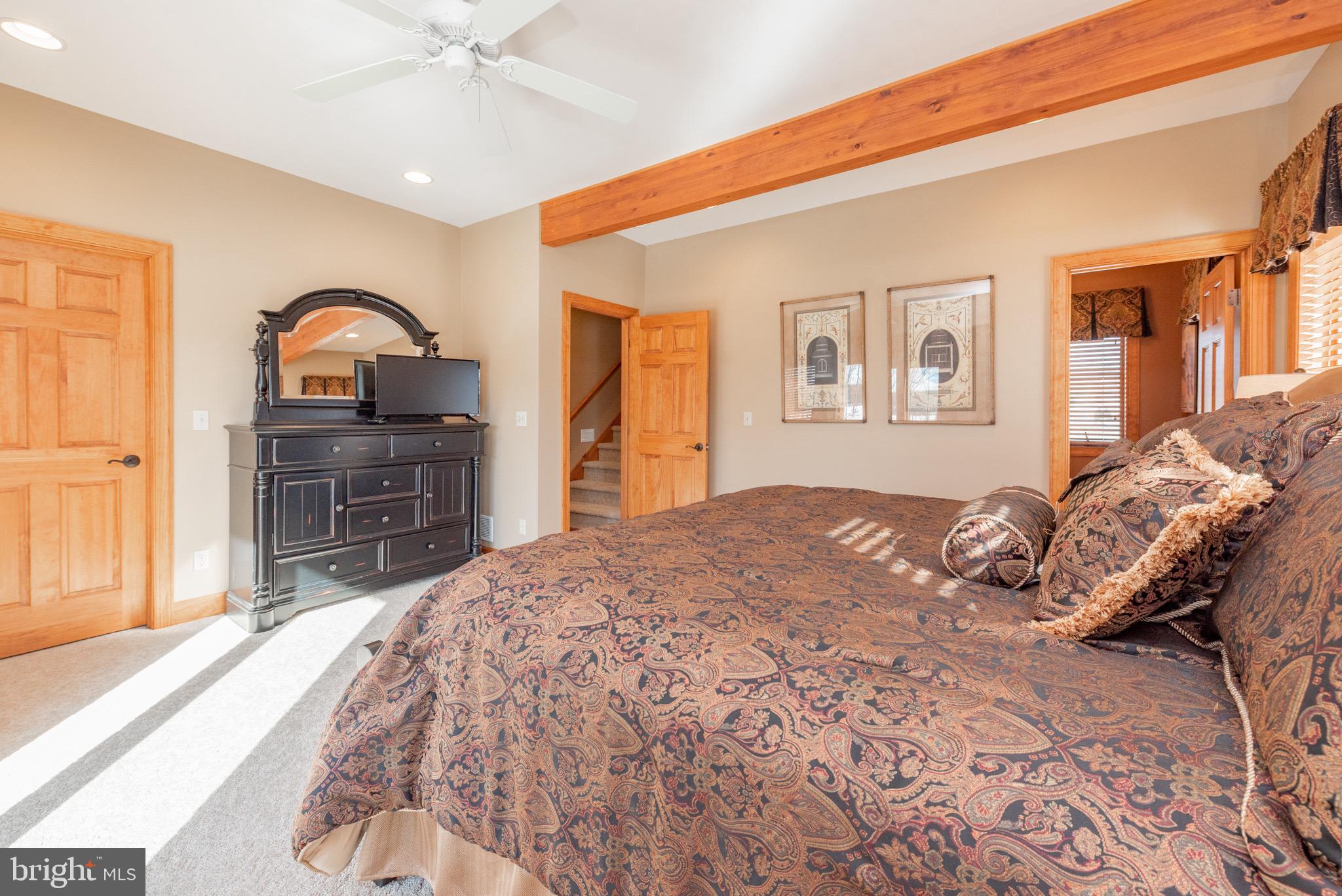 WATERFRONT GREENS - Residential