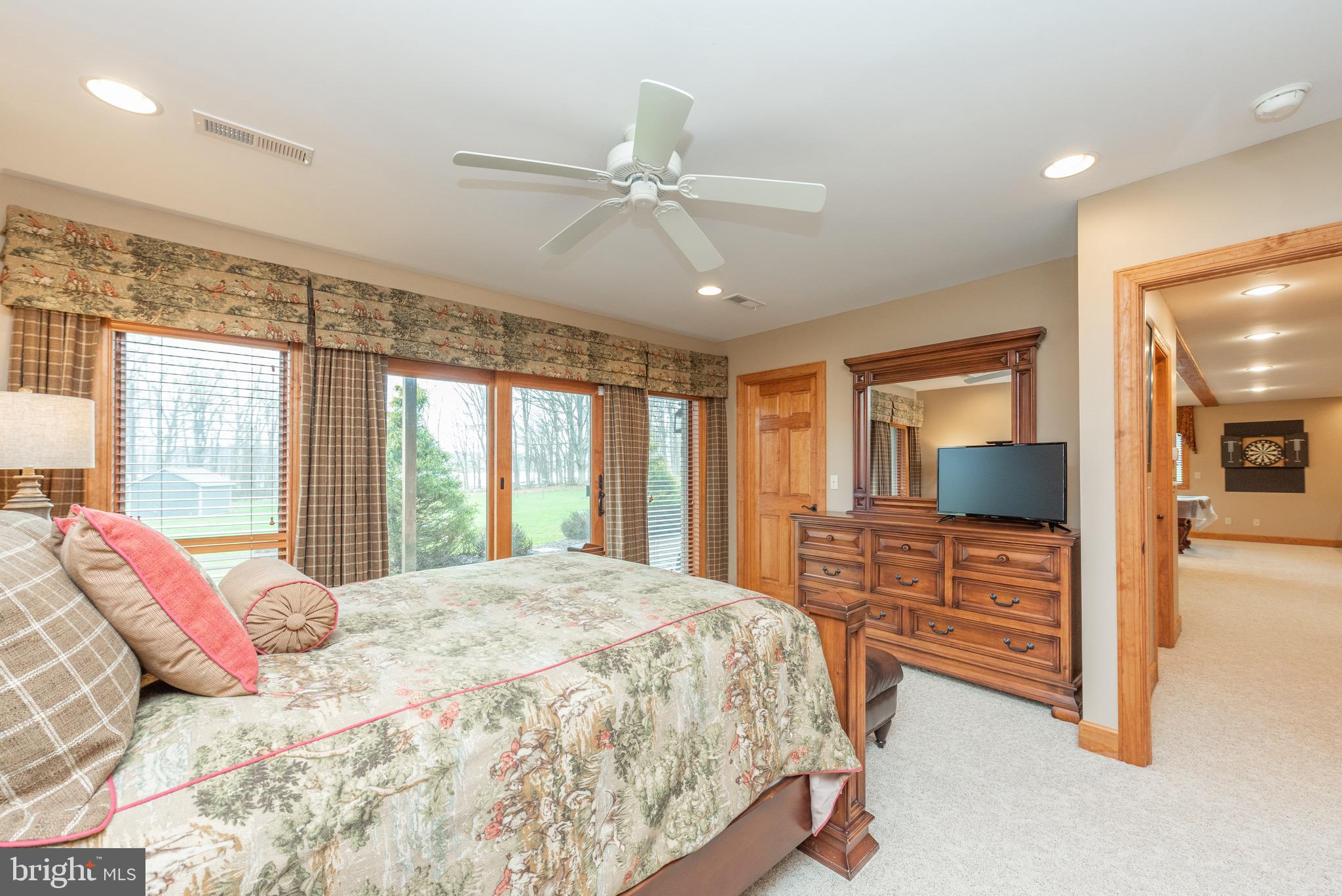 WATERFRONT GREENS - Residential