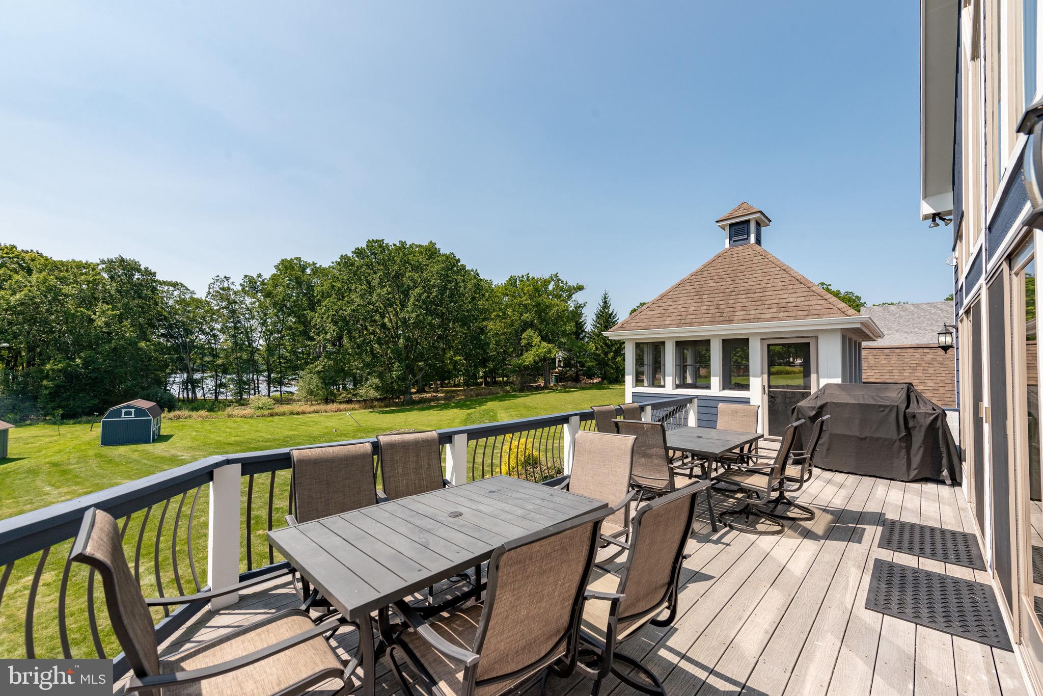 WATERFRONT GREENS - Residential