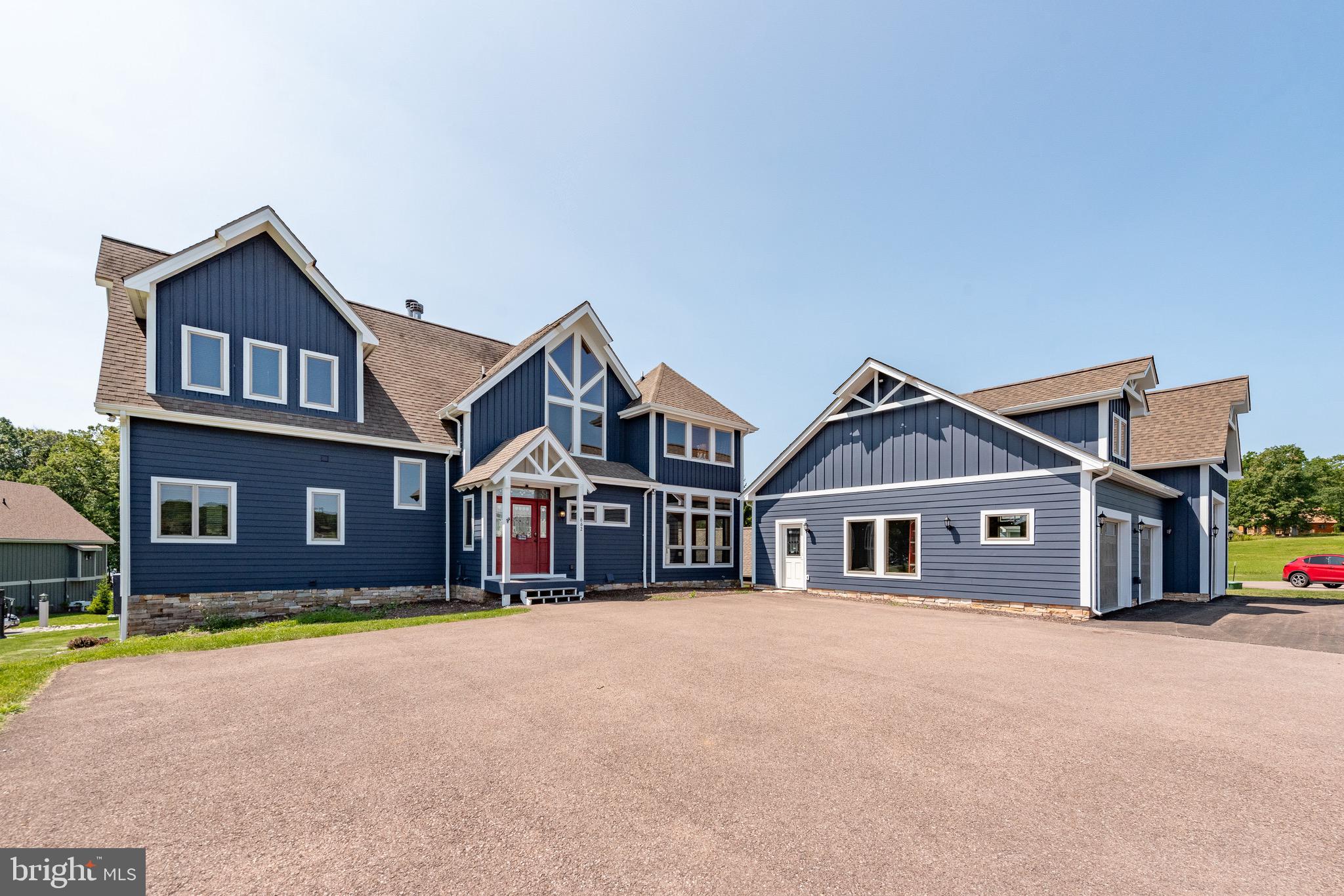 WATERFRONT GREENS - Residential