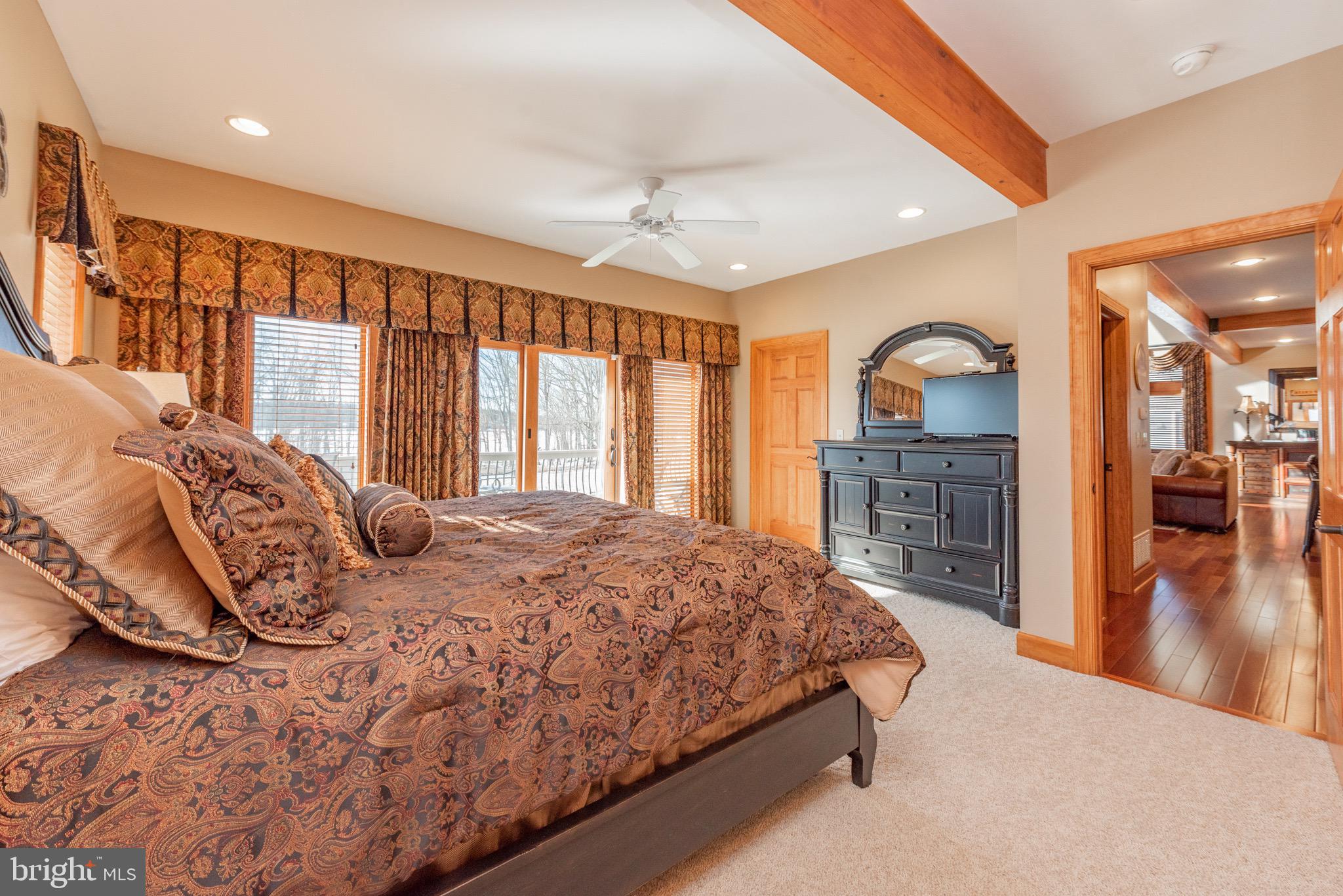 WATERFRONT GREENS - Residential